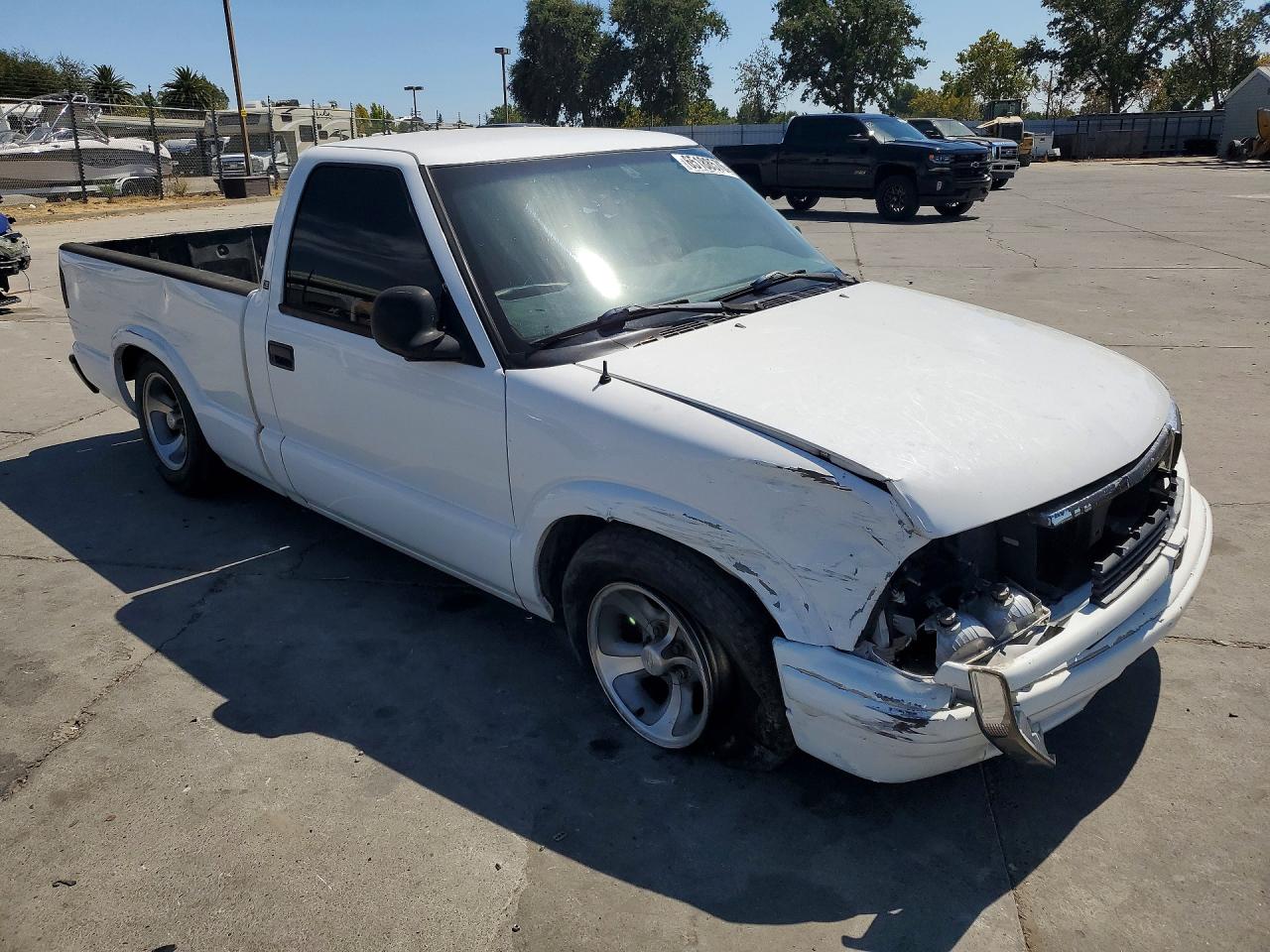 1998 Chevrolet S Truck S10 White vin: 1GCCS1442WK150134