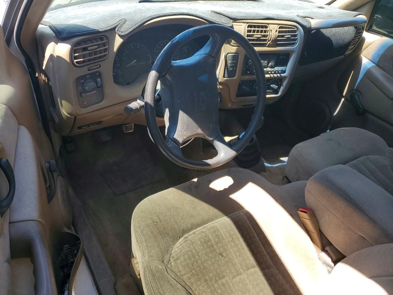 1998 Chevrolet S Truck S10 White vin: 1GCCS1442WK150134