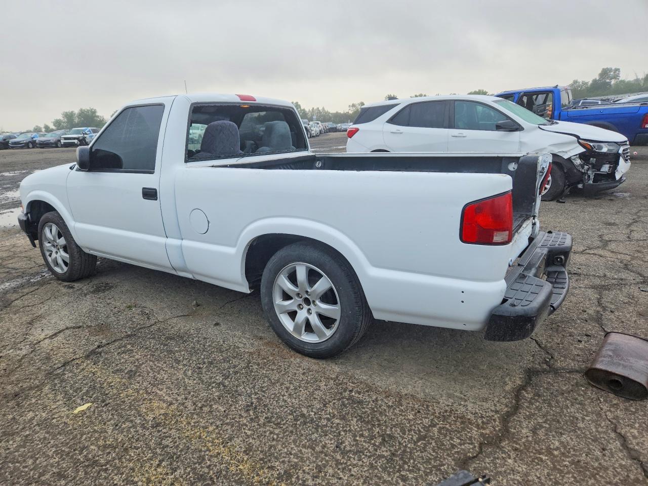 1998 Chevrolet S Truck S10 White vin: 1GCCS1442WK187006