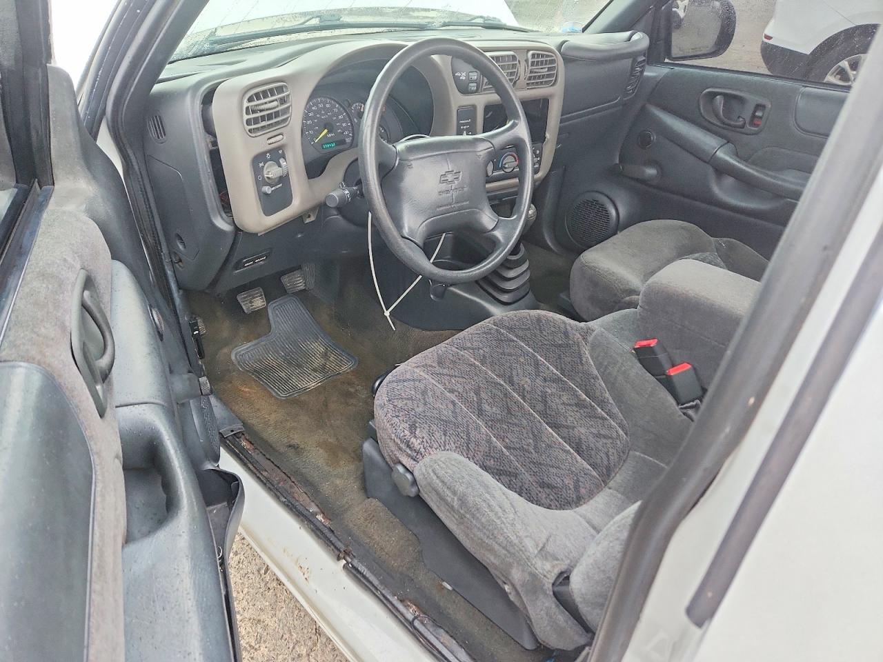 1998 Chevrolet S Truck S10 White vin: 1GCCS1442WK187006