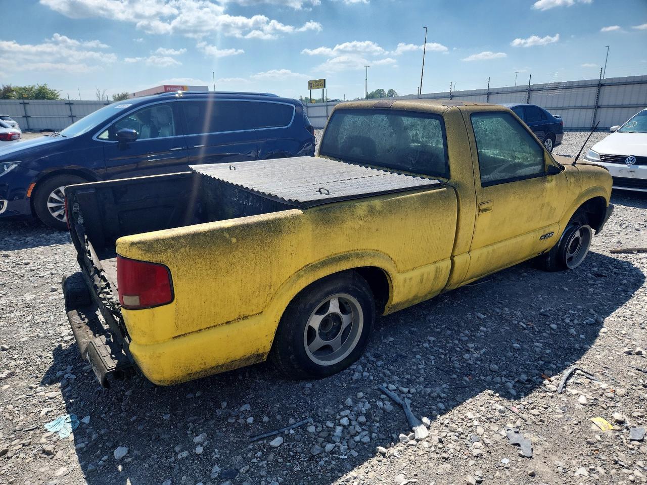 1995 Chevrolet S Truck S10 Yellow vin: 1GCCS1443S8255689