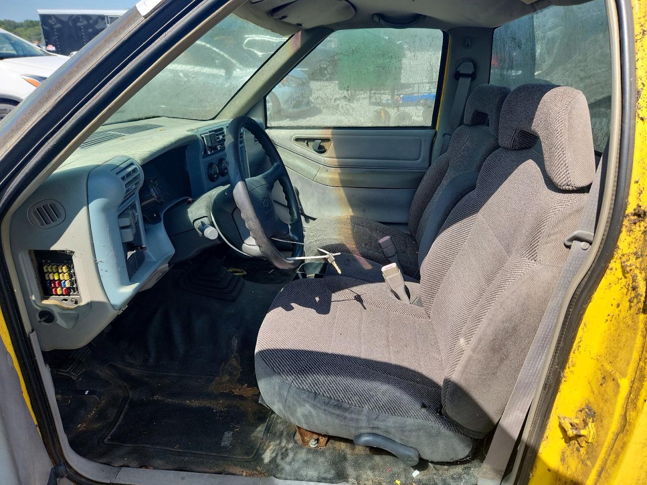 1995 Chevrolet S Truck S10 Yellow vin: 1GCCS1443S8255689