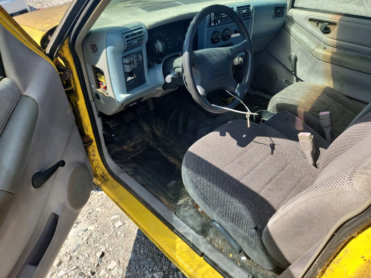 1995 Chevrolet S Truck S10 Yellow vin: 1GCCS1443S8255689