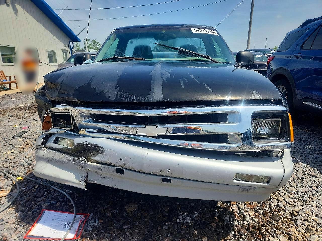 1997 Chevrolet S Truck S10 Two Tone vin: 1GCCS1443V8201507