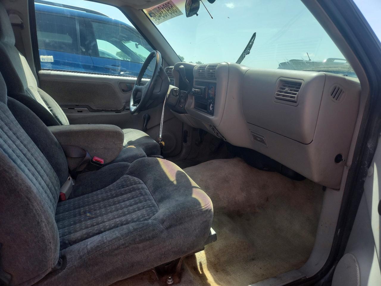 1997 Chevrolet S Truck S10 Two Tone vin: 1GCCS1443V8201507