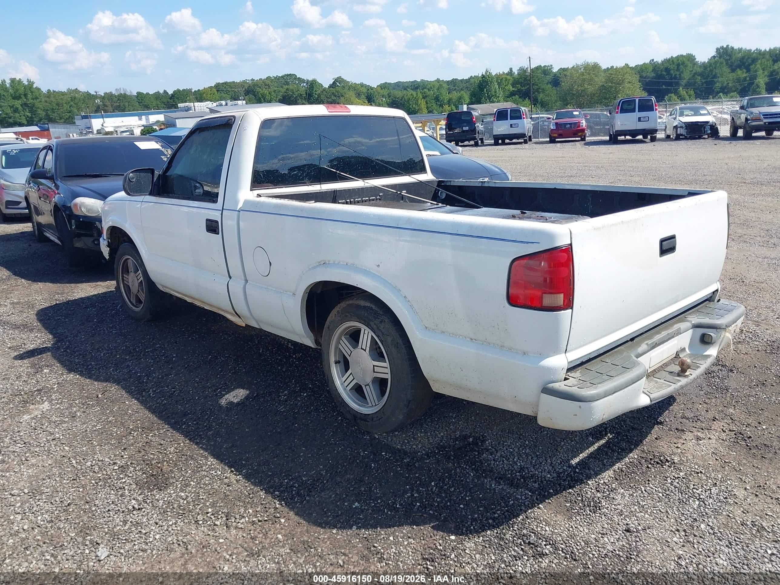 1999 Chevrolet S-10 Ls White vin: 1GCCS1443X8147581