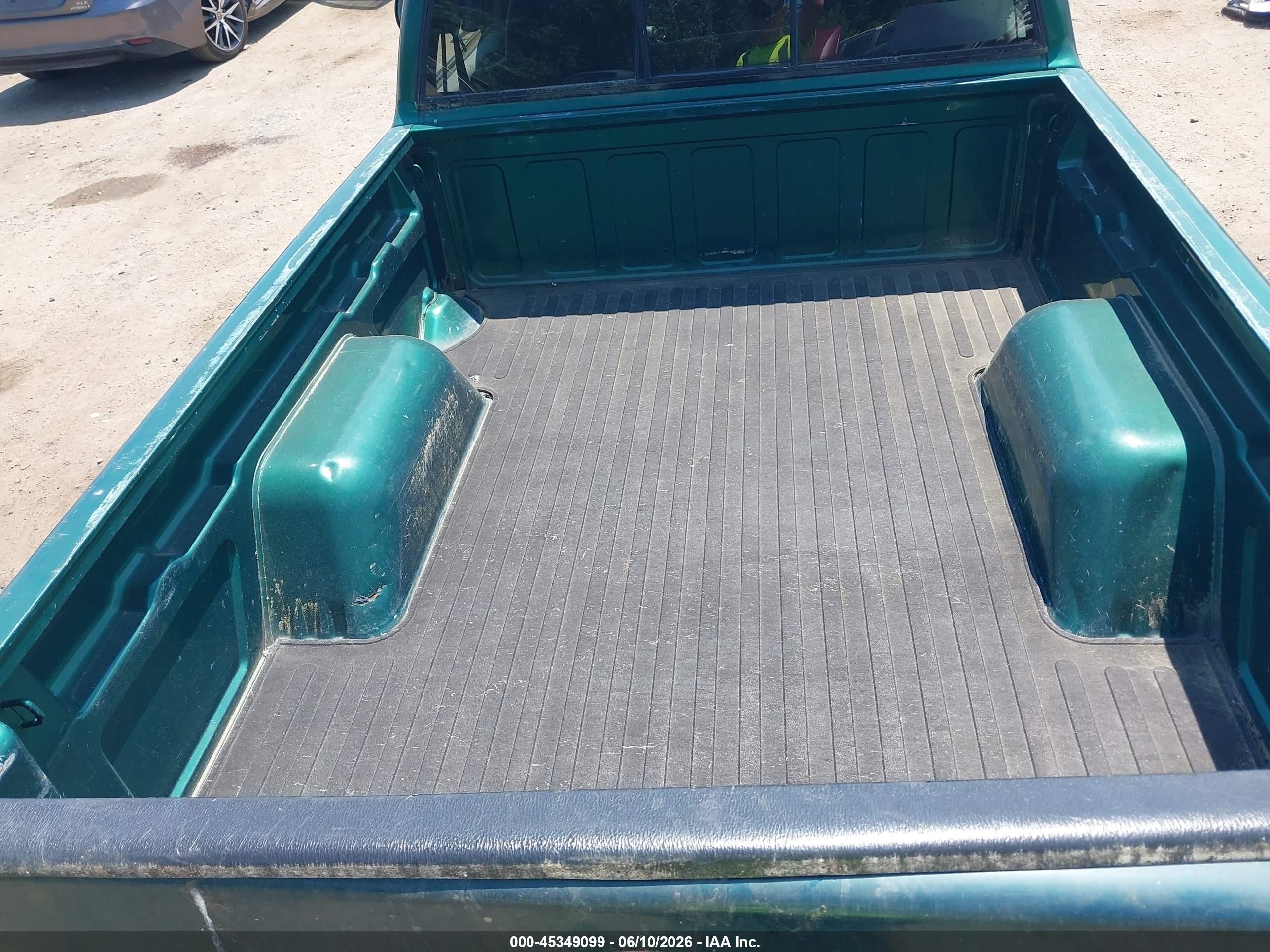 1999 Chevrolet S-10   Green vin: 1GCCS1443X8152487