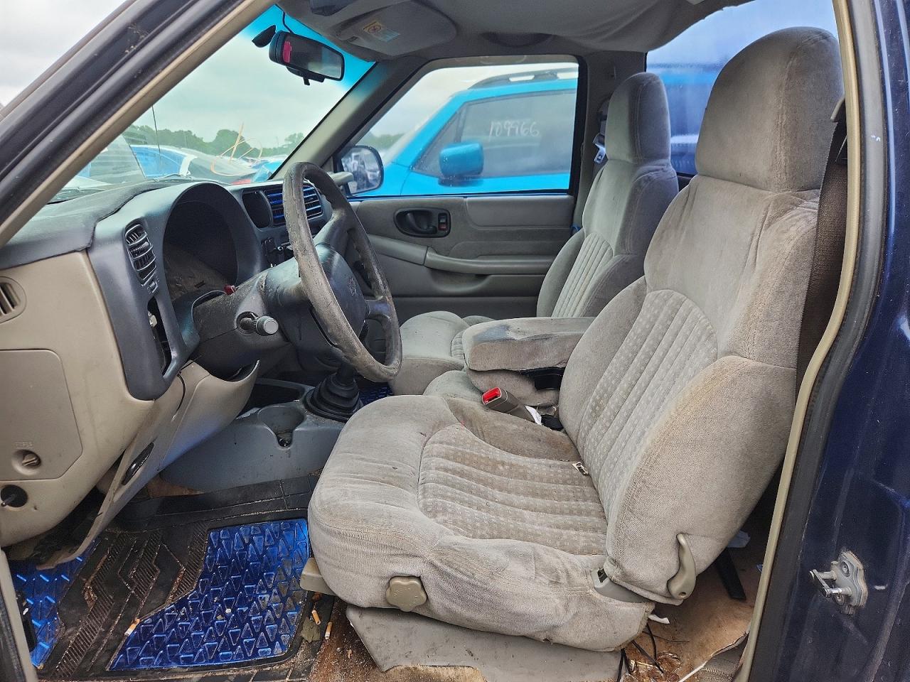 1999 Chevrolet S Truck S10 Blue vin: 1GCCS1444X8130675