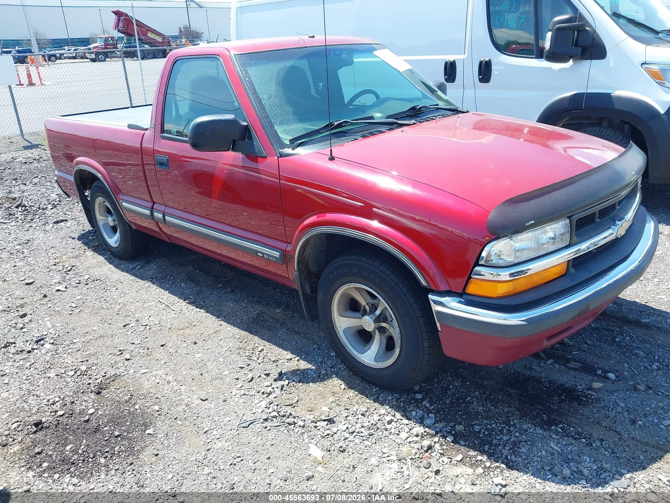 2000 Chevrolet S10   Red vin: 1GCCS1444YK113640