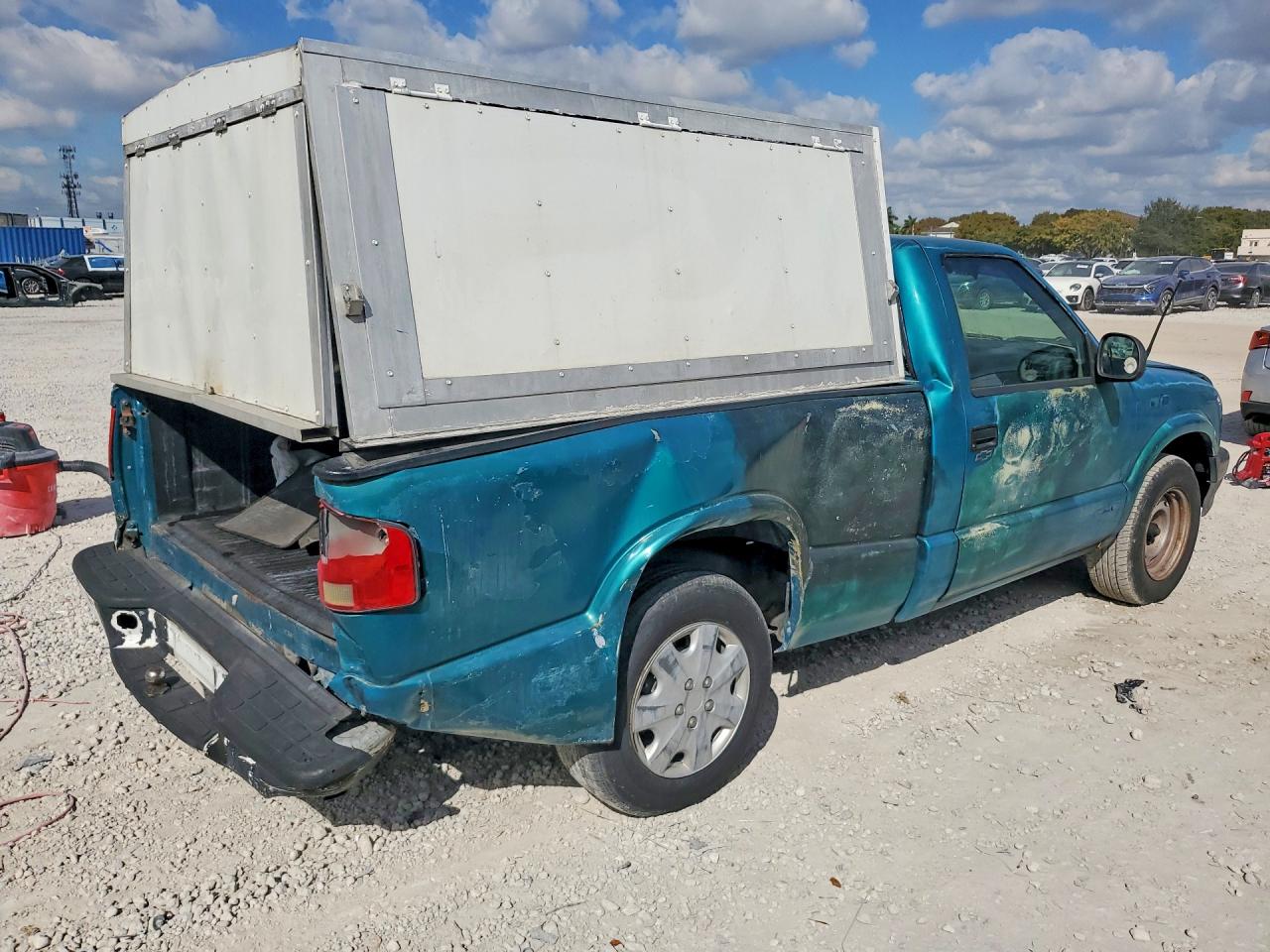 1995 Chevrolet S Truck S10 Green vin: 1GCCS1445S8245584