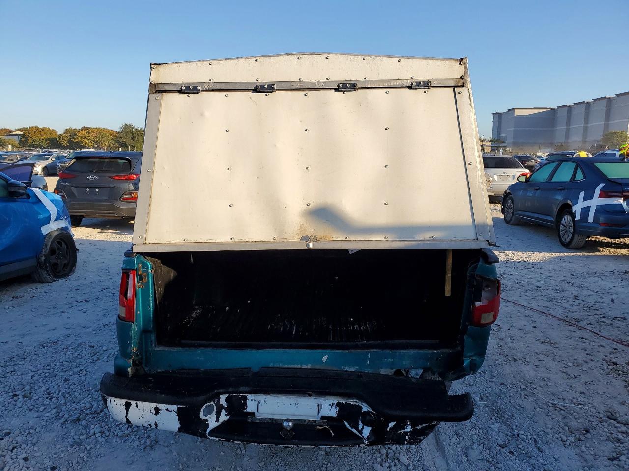 1995 Chevrolet S Truck S10 Green vin: 1GCCS1445S8245584