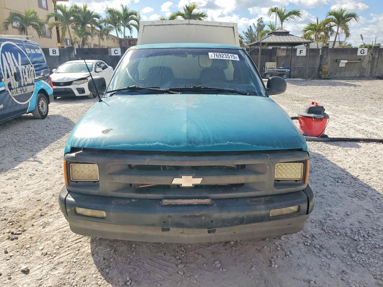1995 Chevrolet S Truck S10 Green vin: 1GCCS1445S8245584