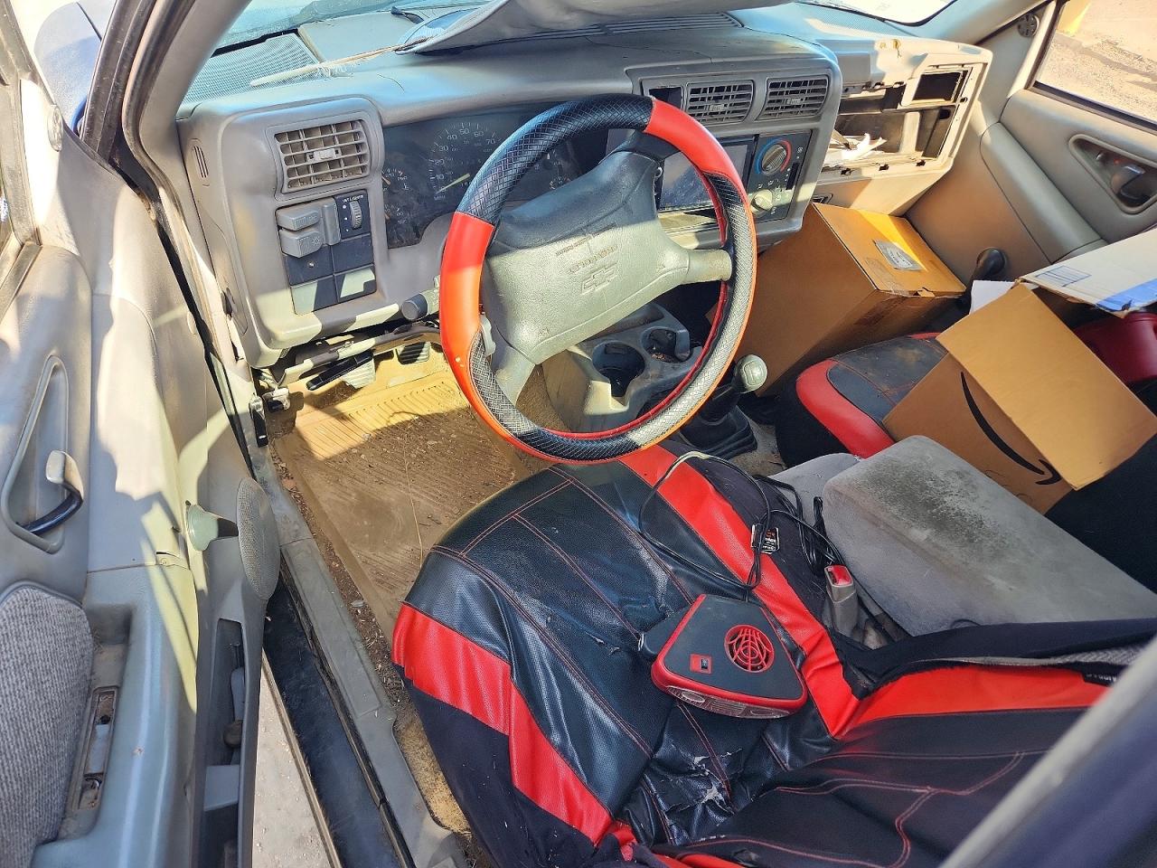 1997 Chevrolet S-10 Black vin: 1GCCS1445V8161530