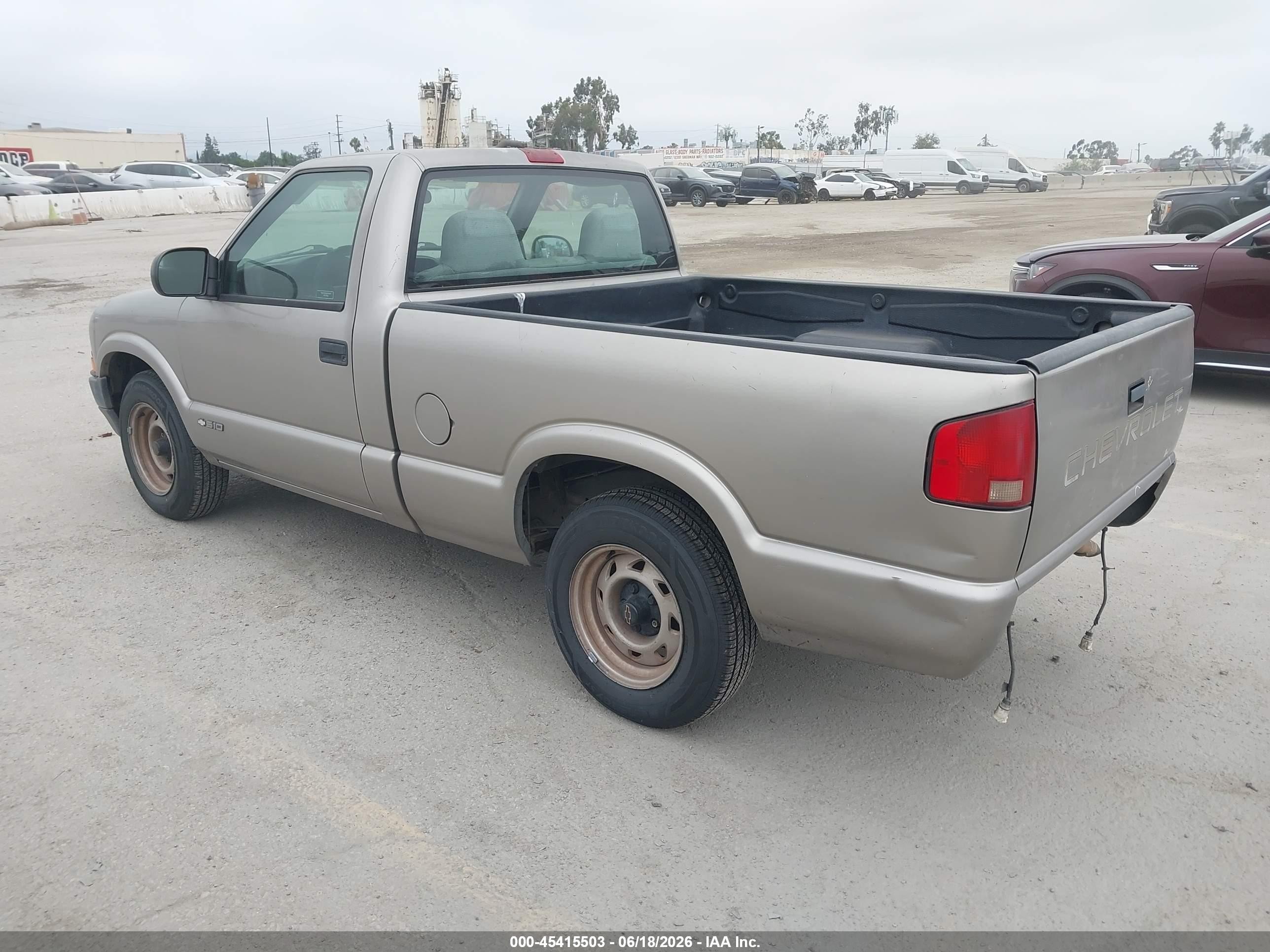 1998 Chevrolet S-10 Fleetside Желто-коричневый vin: 1GCCS1445WK183323