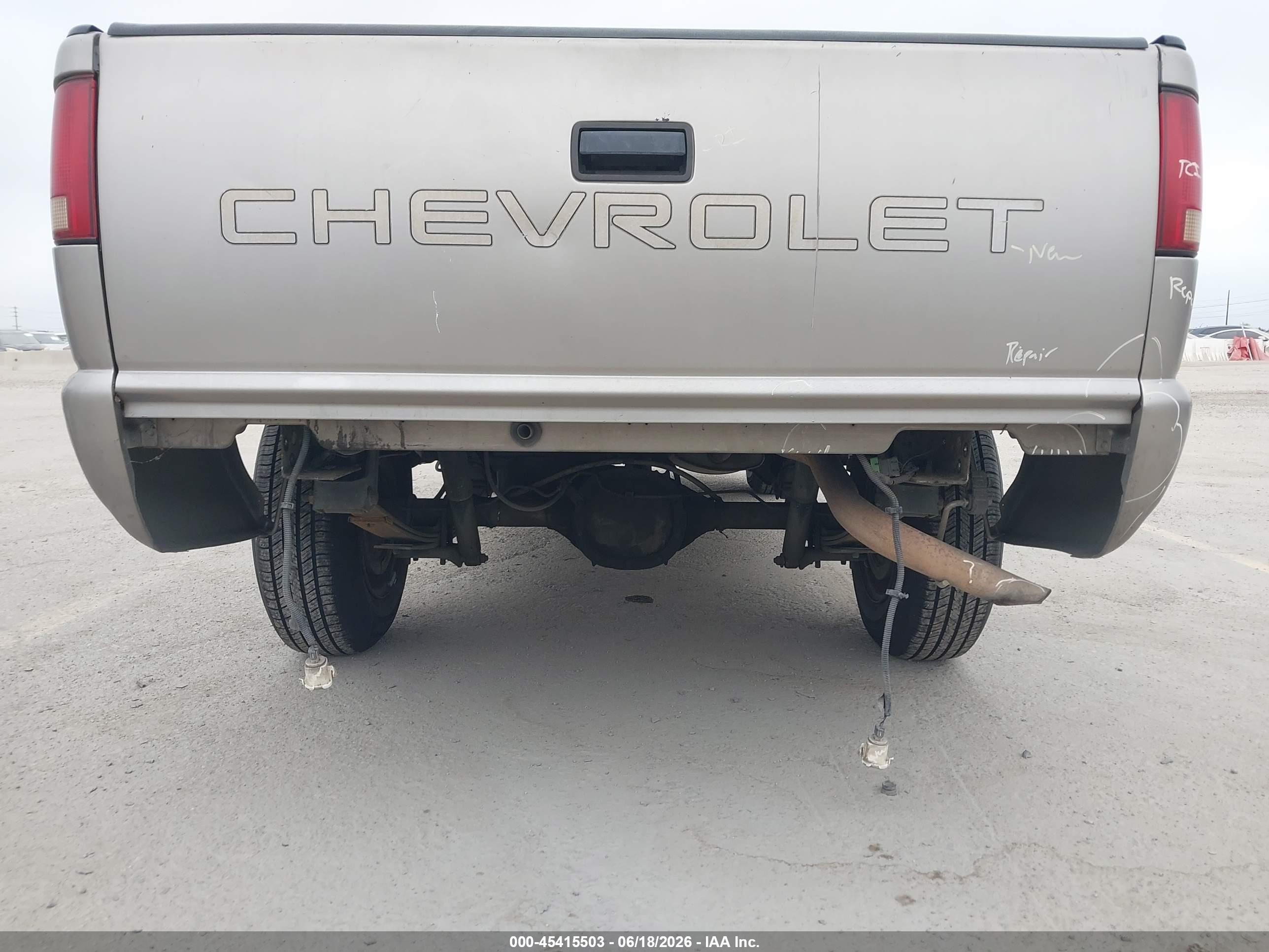 1998 Chevrolet S-10 Fleetside Желто-коричневый vin: 1GCCS1445WK183323