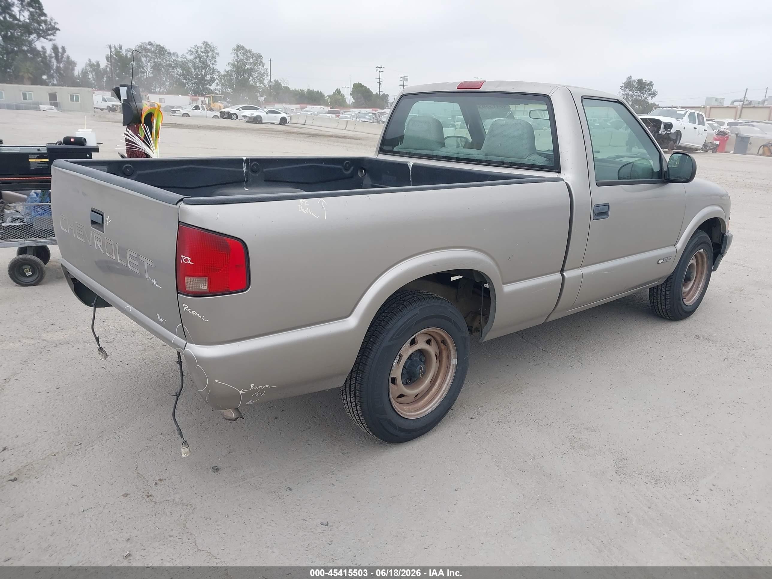 1998 Chevrolet S-10 Fleetside Желто-коричневый vin: 1GCCS1445WK183323