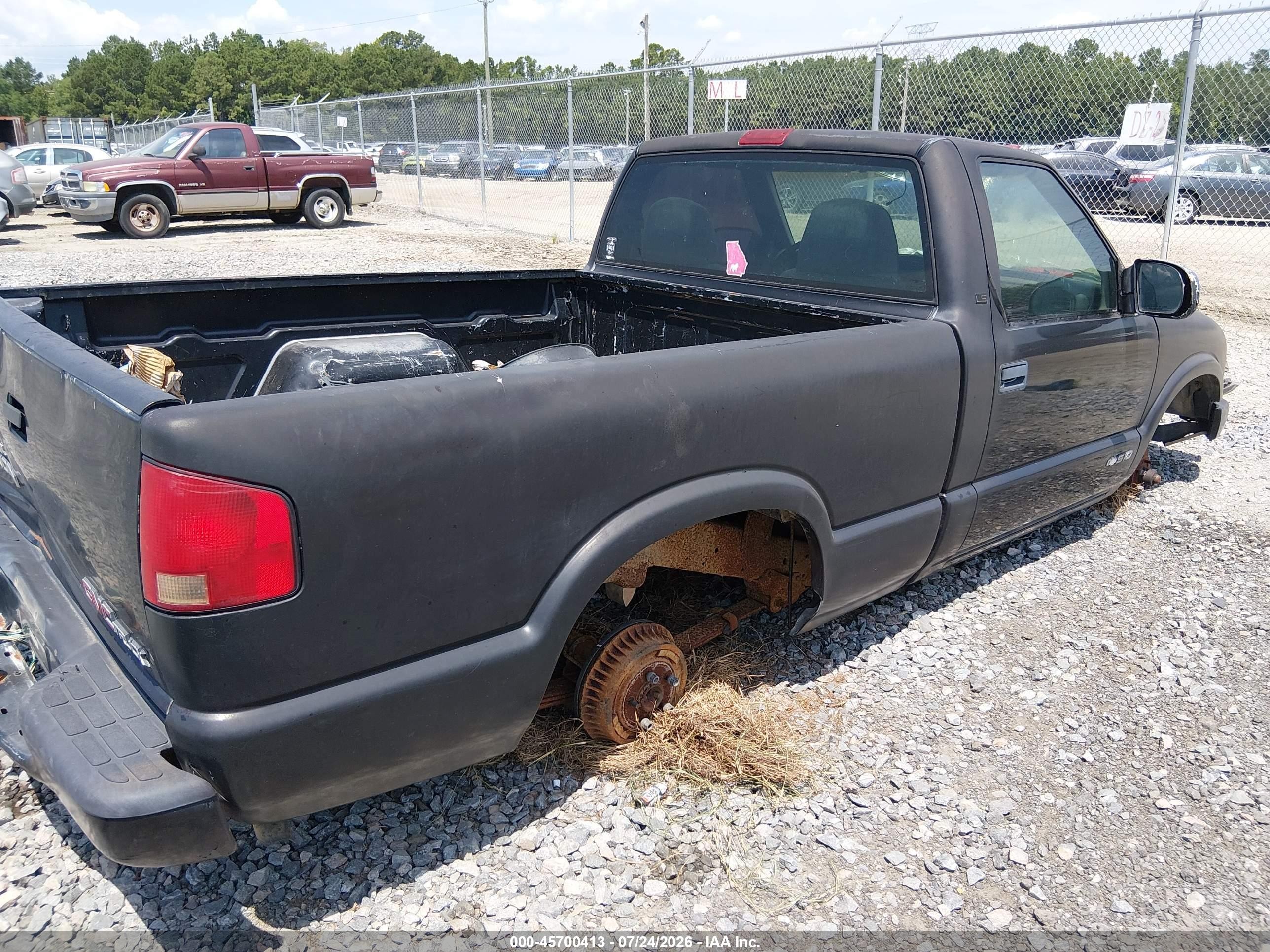 1999 Chevrolet S-10 Ls Black vin: 1GCCS1445X8142124