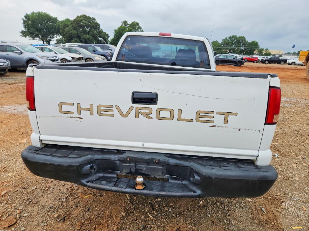 1998 Chevrolet S Truck S10 White vin: 1GCCS1446W8252954