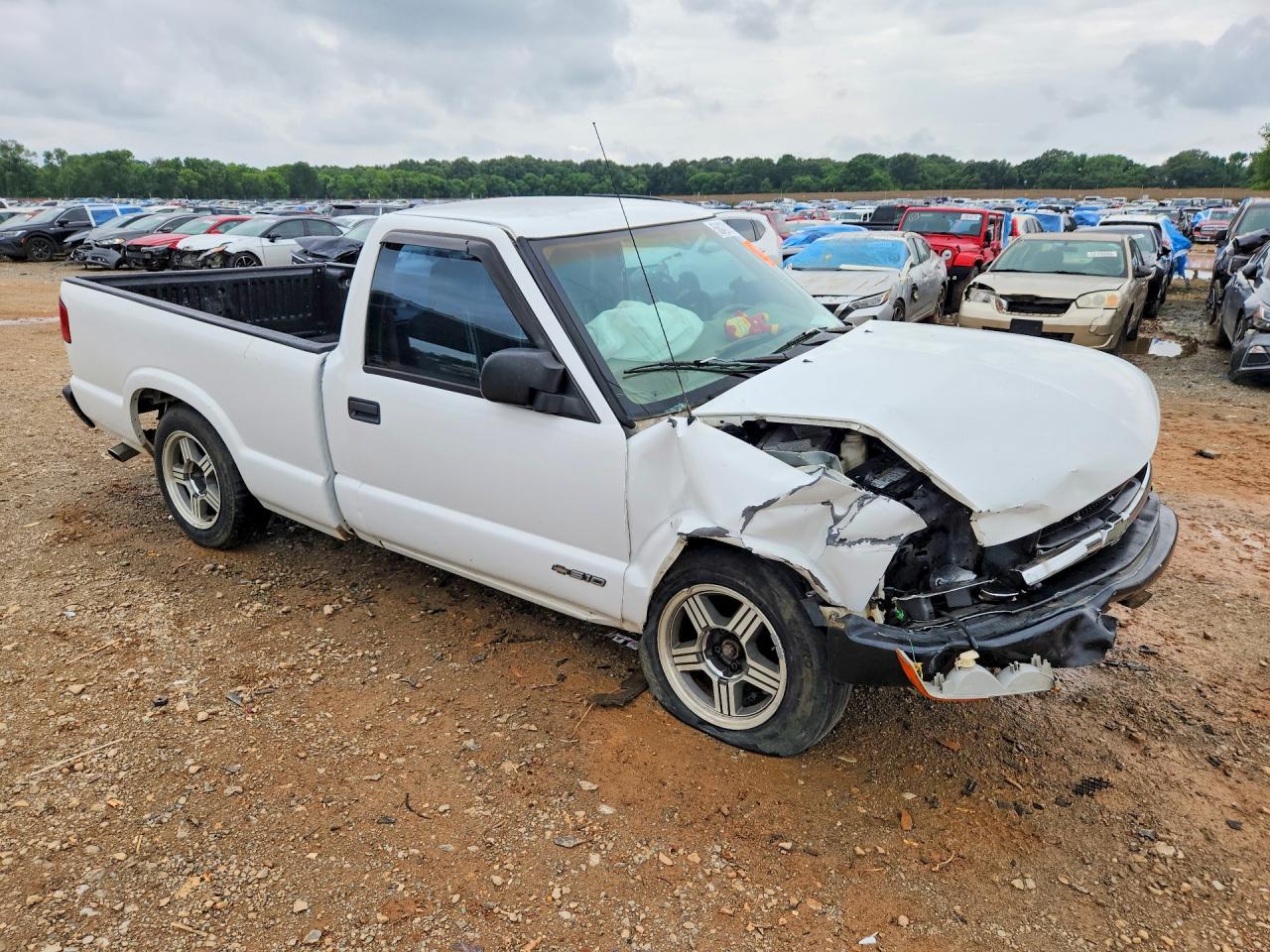 1998 Chevrolet S Truck S10 White vin: 1GCCS1446W8252954