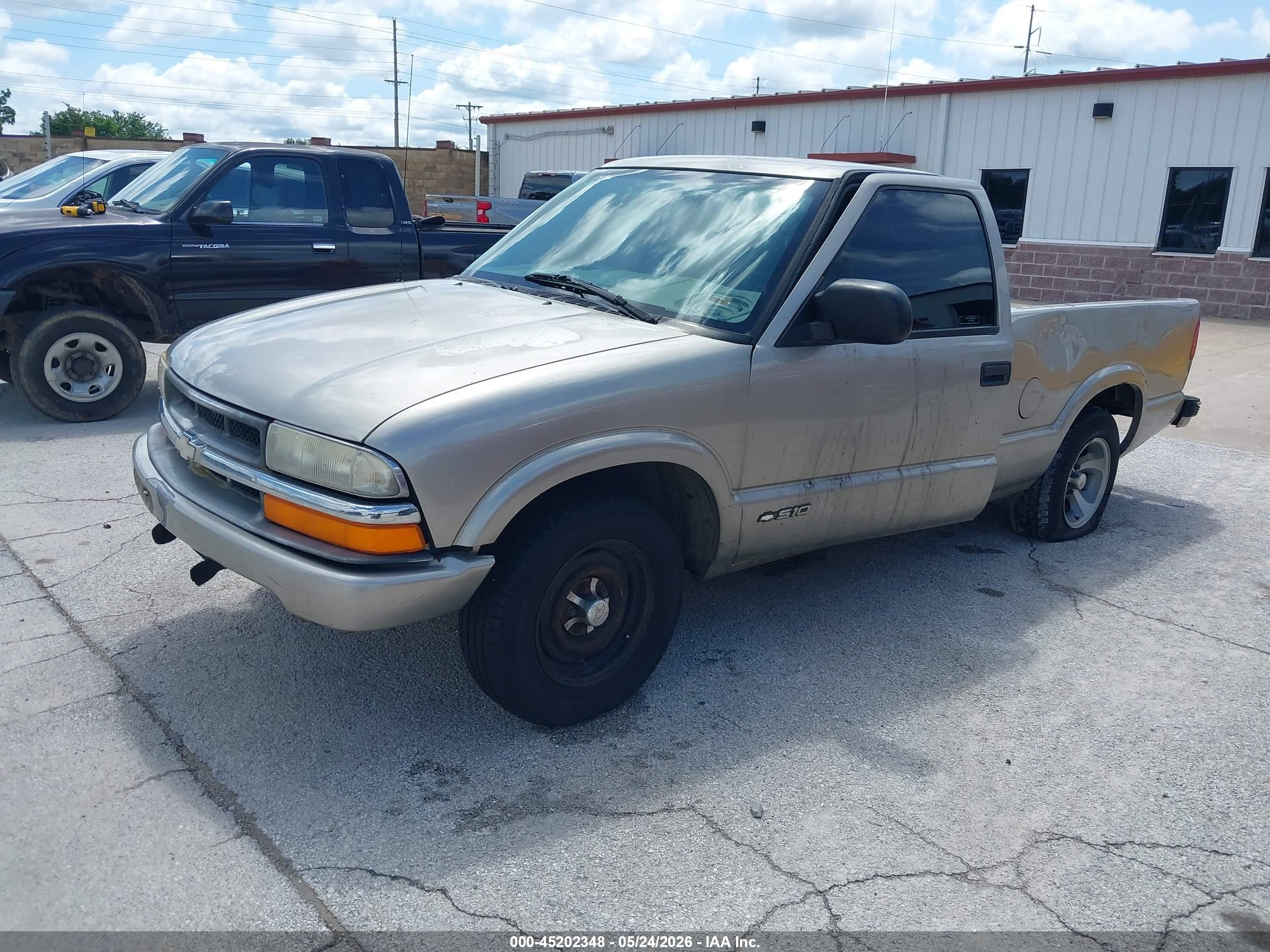 1998 Chevrolet S-10 Ls Fleetside Silver vin: 1GCCS1446WK270003