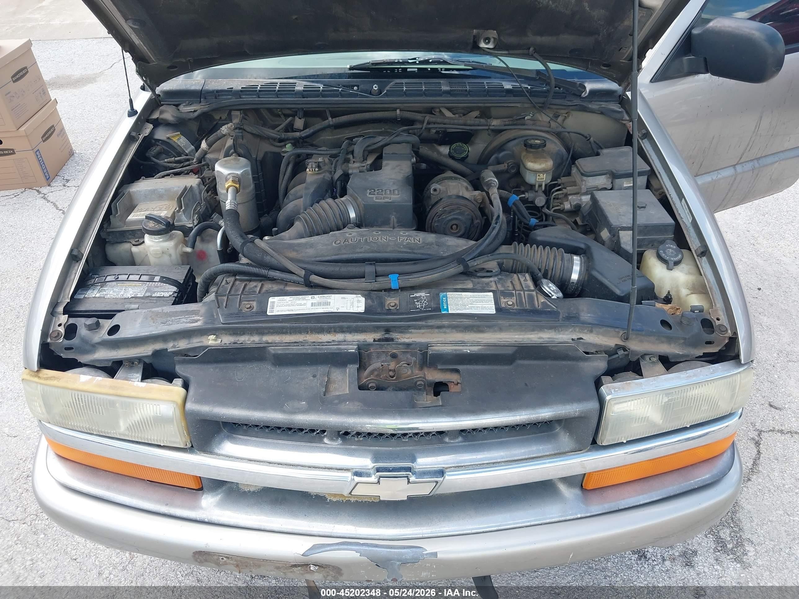 1998 Chevrolet S-10 Ls Fleetside Silver vin: 1GCCS1446WK270003
