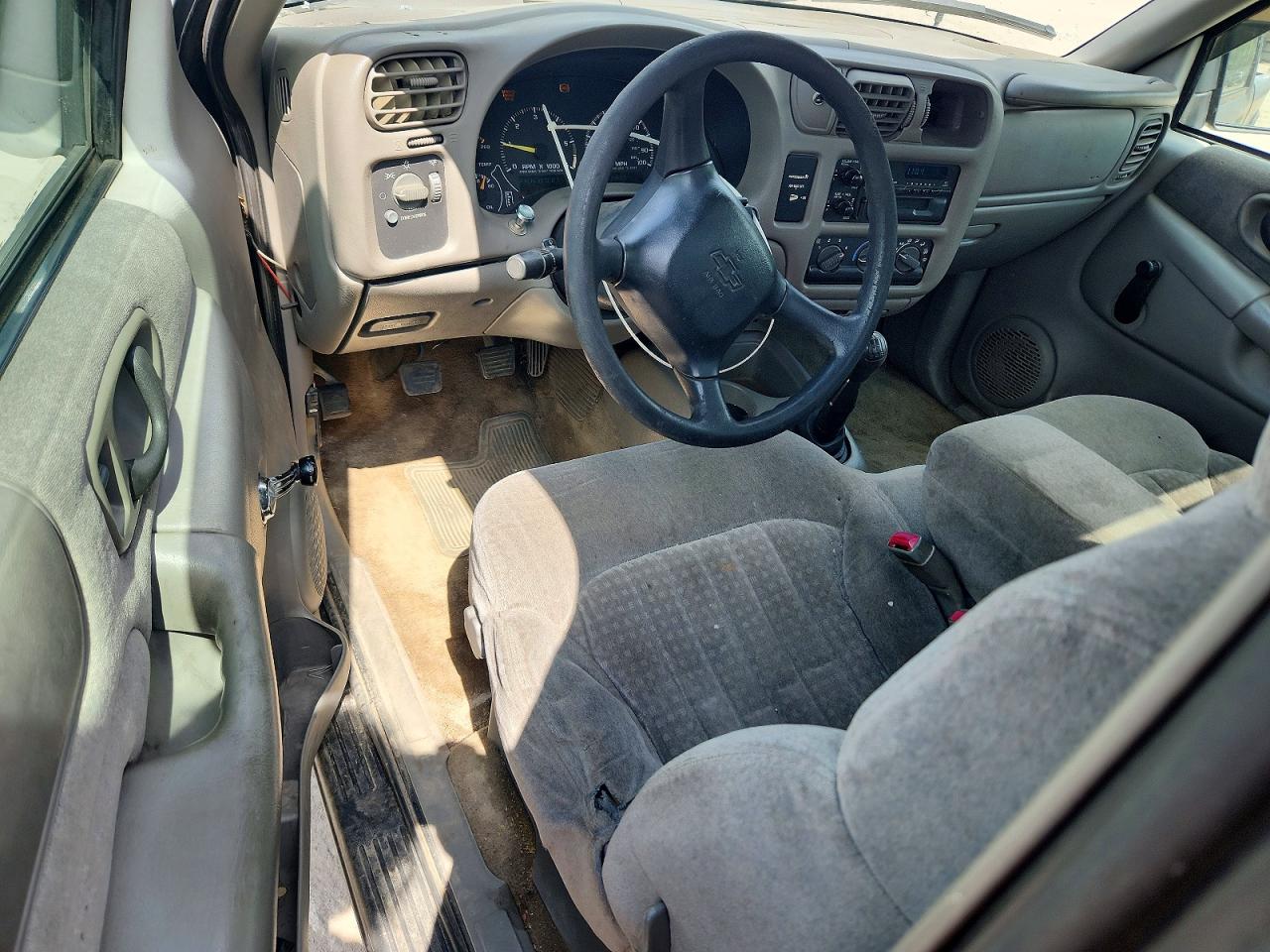 1999 Chevrolet S Truck S10 Gray vin: 1GCCS1446XK113573