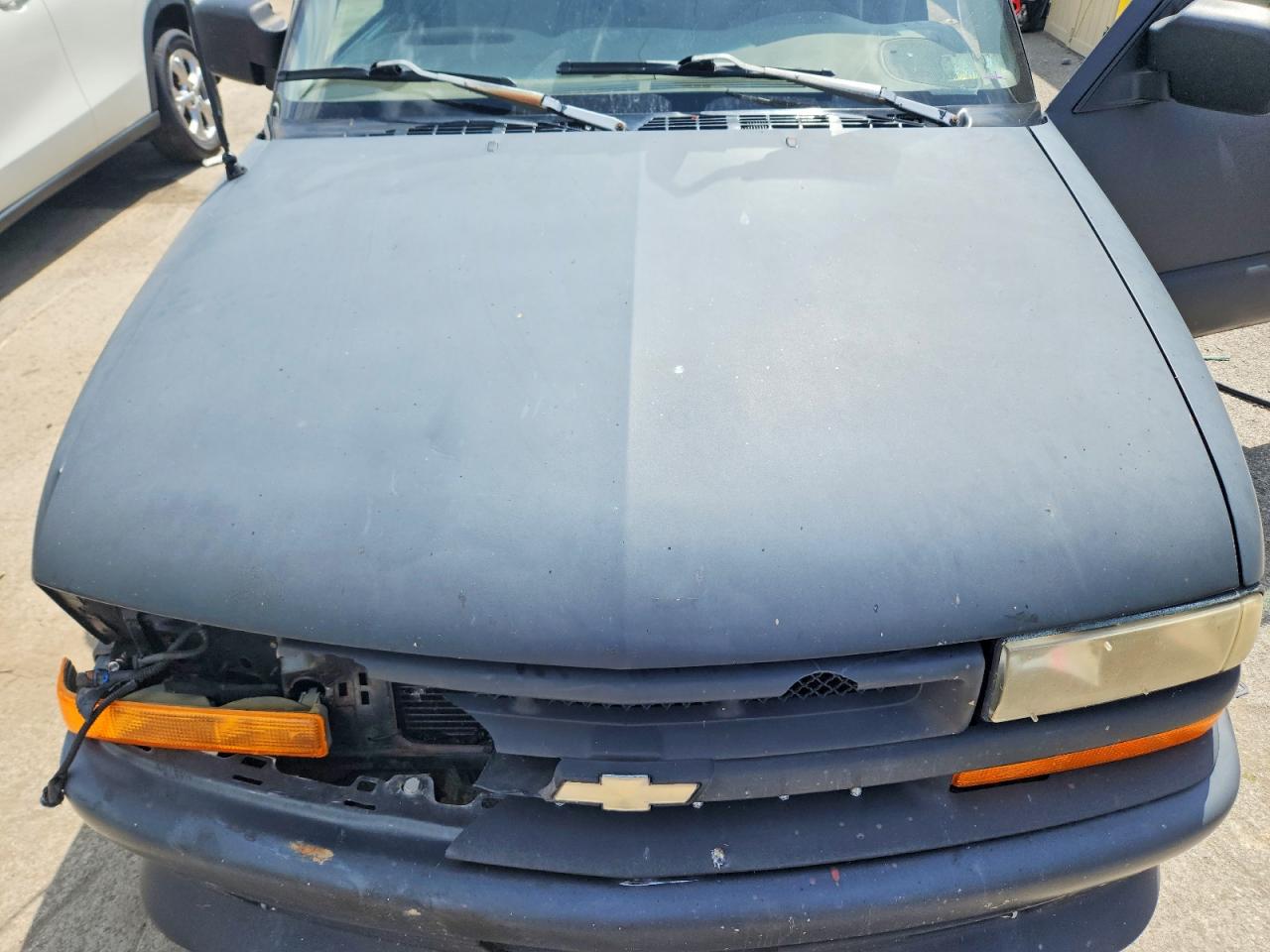 1999 Chevrolet S Truck S10 Gray vin: 1GCCS1446XK113573