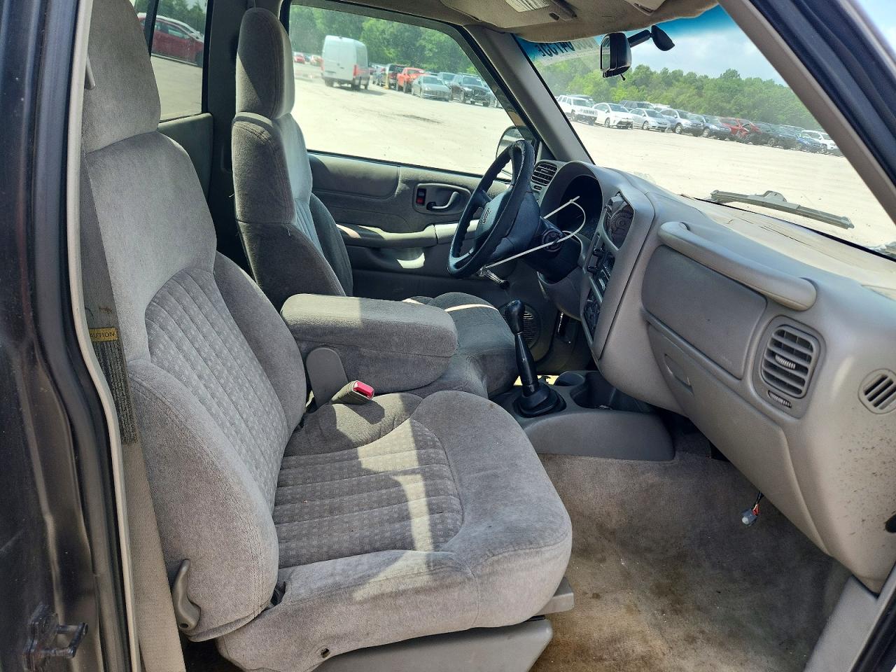1999 Chevrolet S Truck S10 Gray vin: 1GCCS1446XK113573