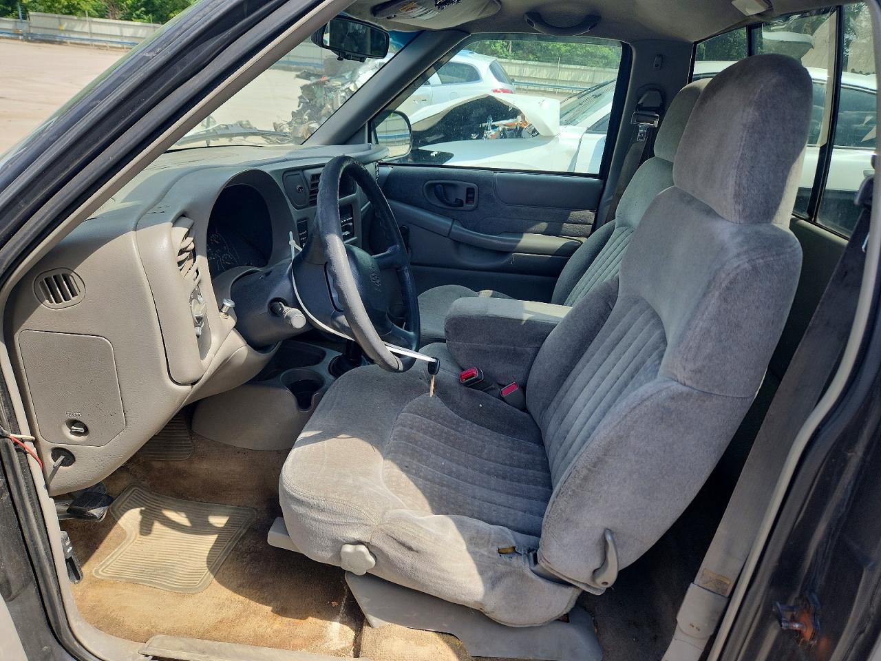 1999 Chevrolet S Truck S10 Gray vin: 1GCCS1446XK113573
