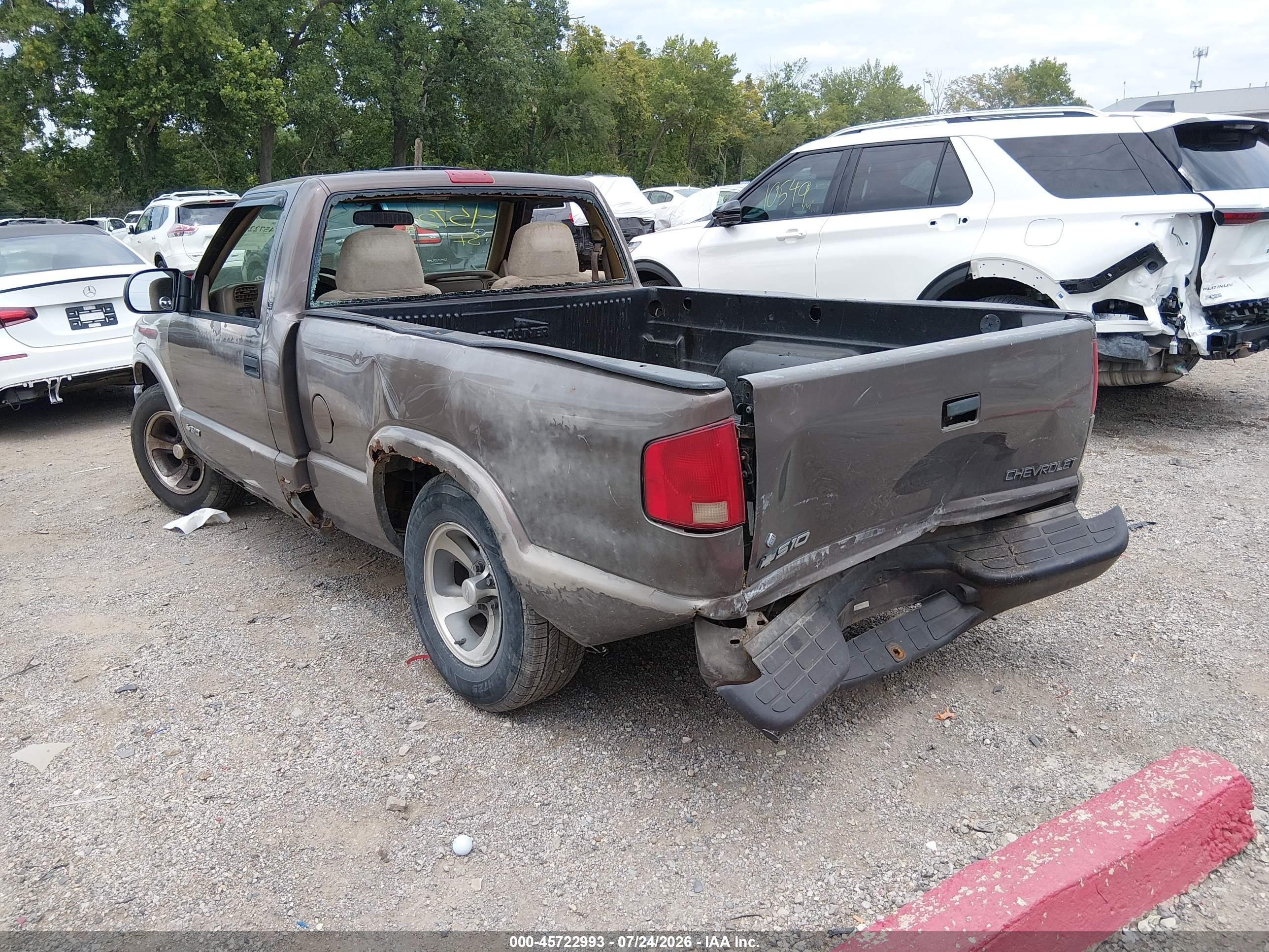 1999 Chevrolet S-10 Ls Gray vin: 1GCCS1446XK117882
