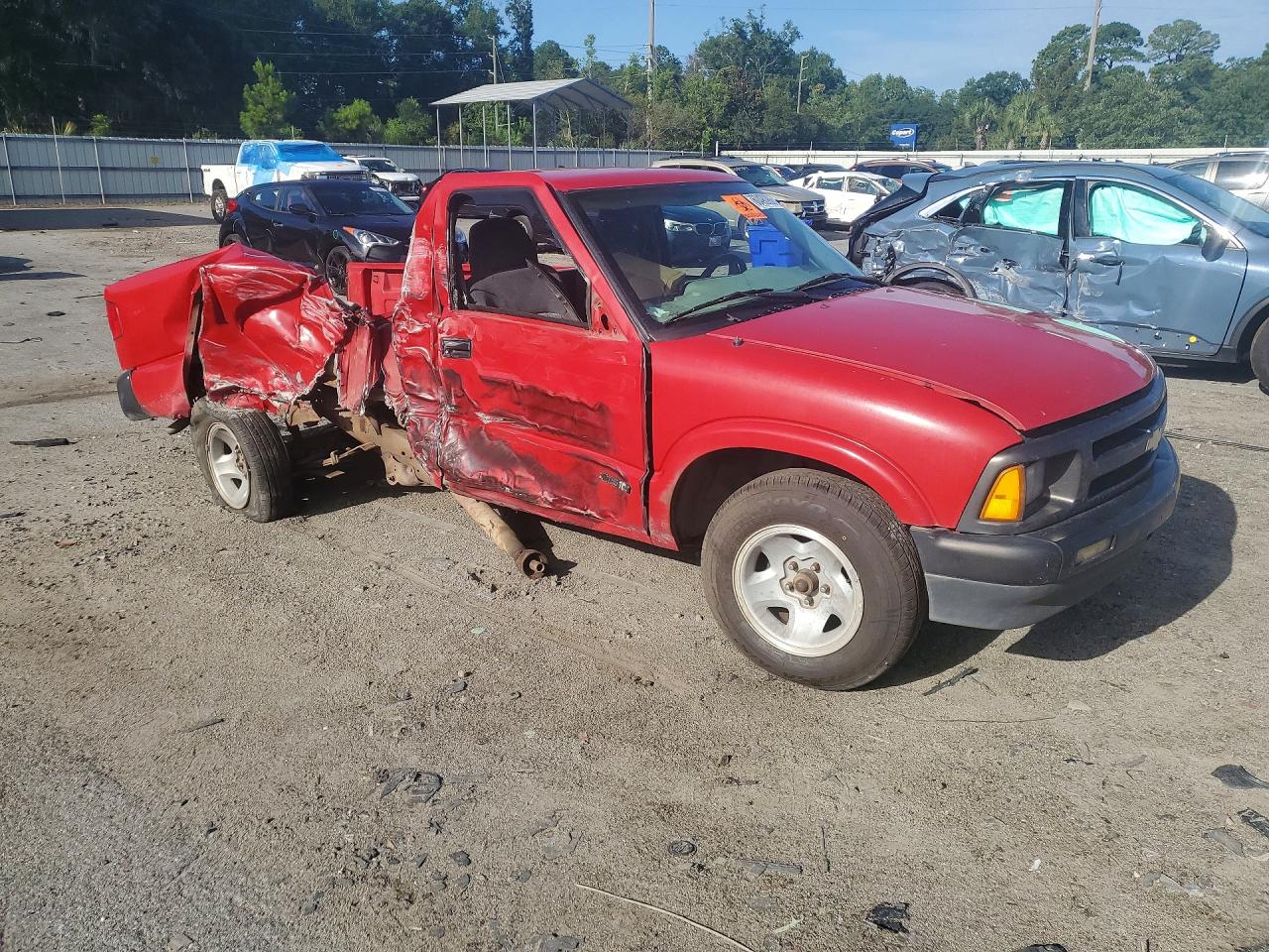 1995 Chevrolet S Truck S10 Red vin: 1GCCS1447S8203305