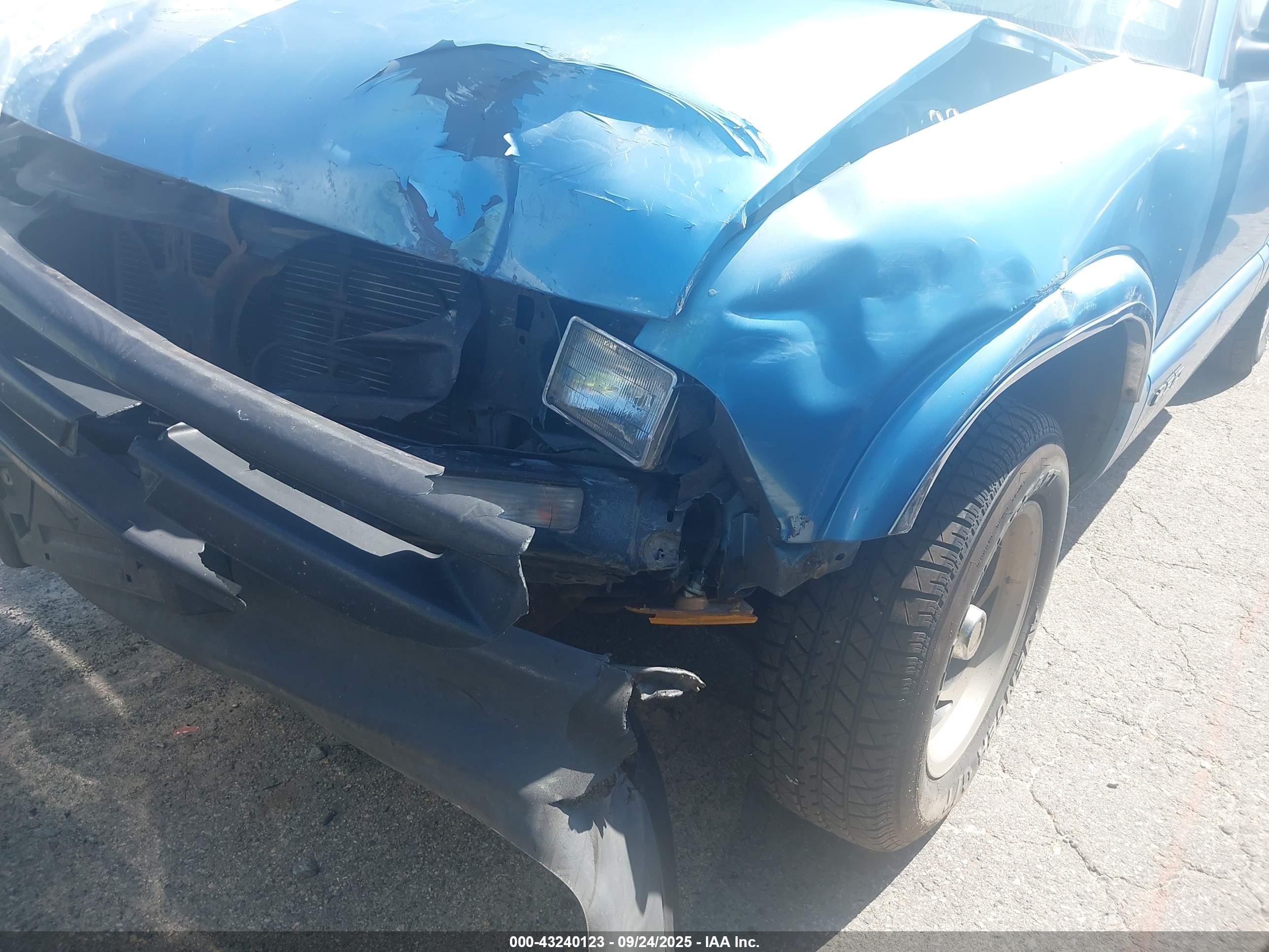 1996 Chevrolet S Truck S10 Light Blue vin: 1GCCS1447TK170911