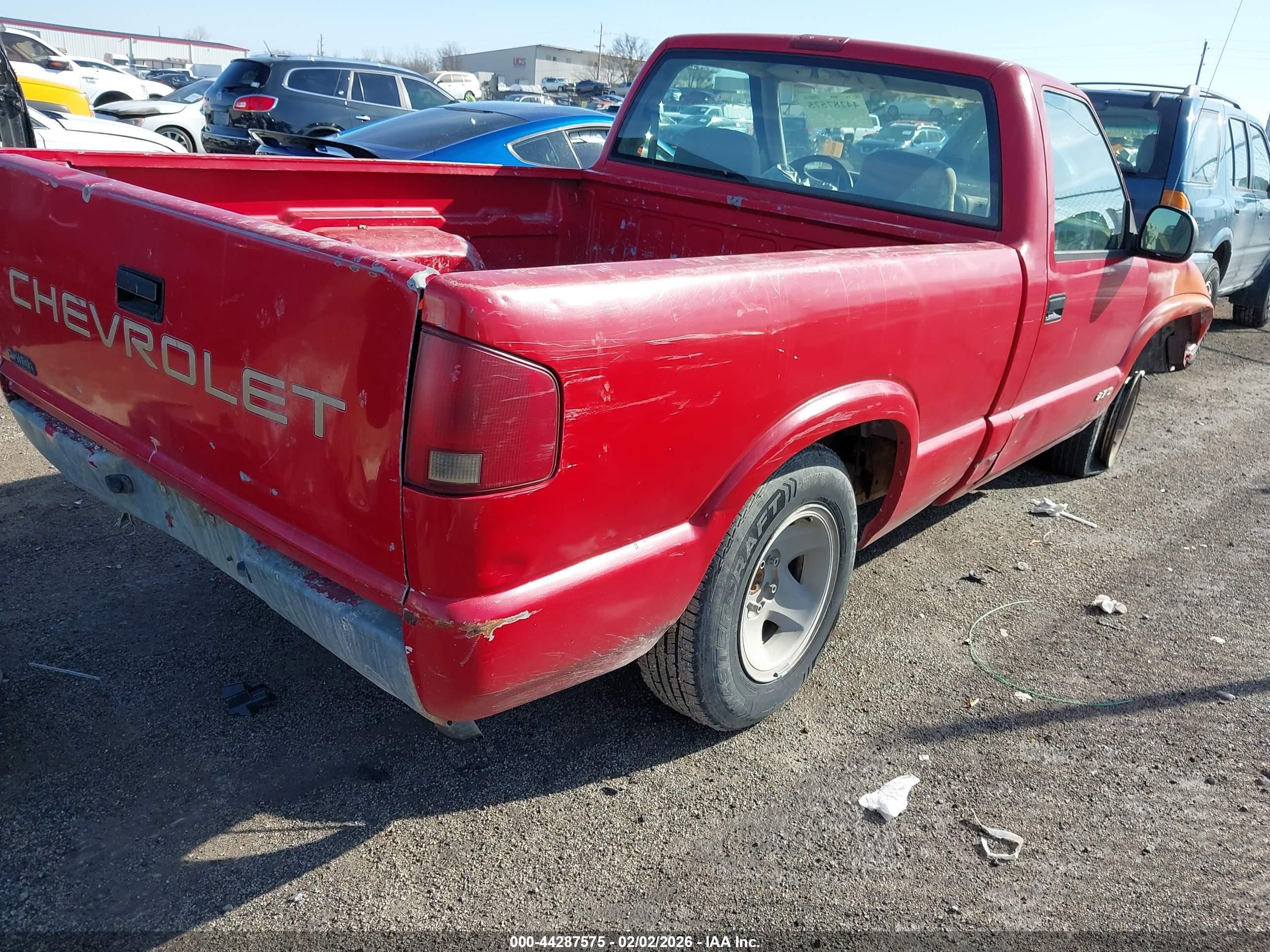 1997 Chevrolet S-10 Fleetside Red vin: 1GCCS1448V8152160