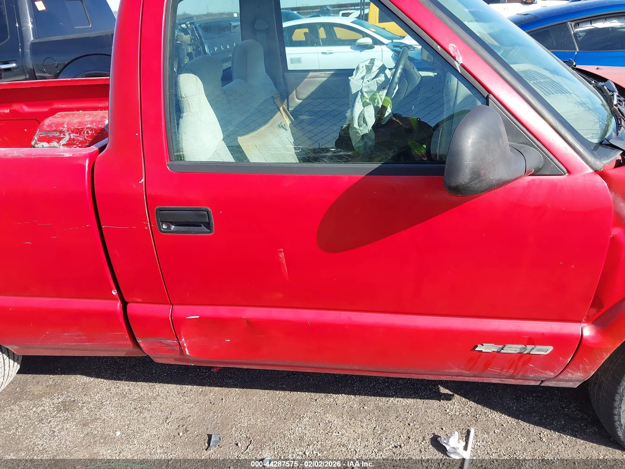 1997 Chevrolet S-10 Fleetside Red vin: 1GCCS1448V8152160