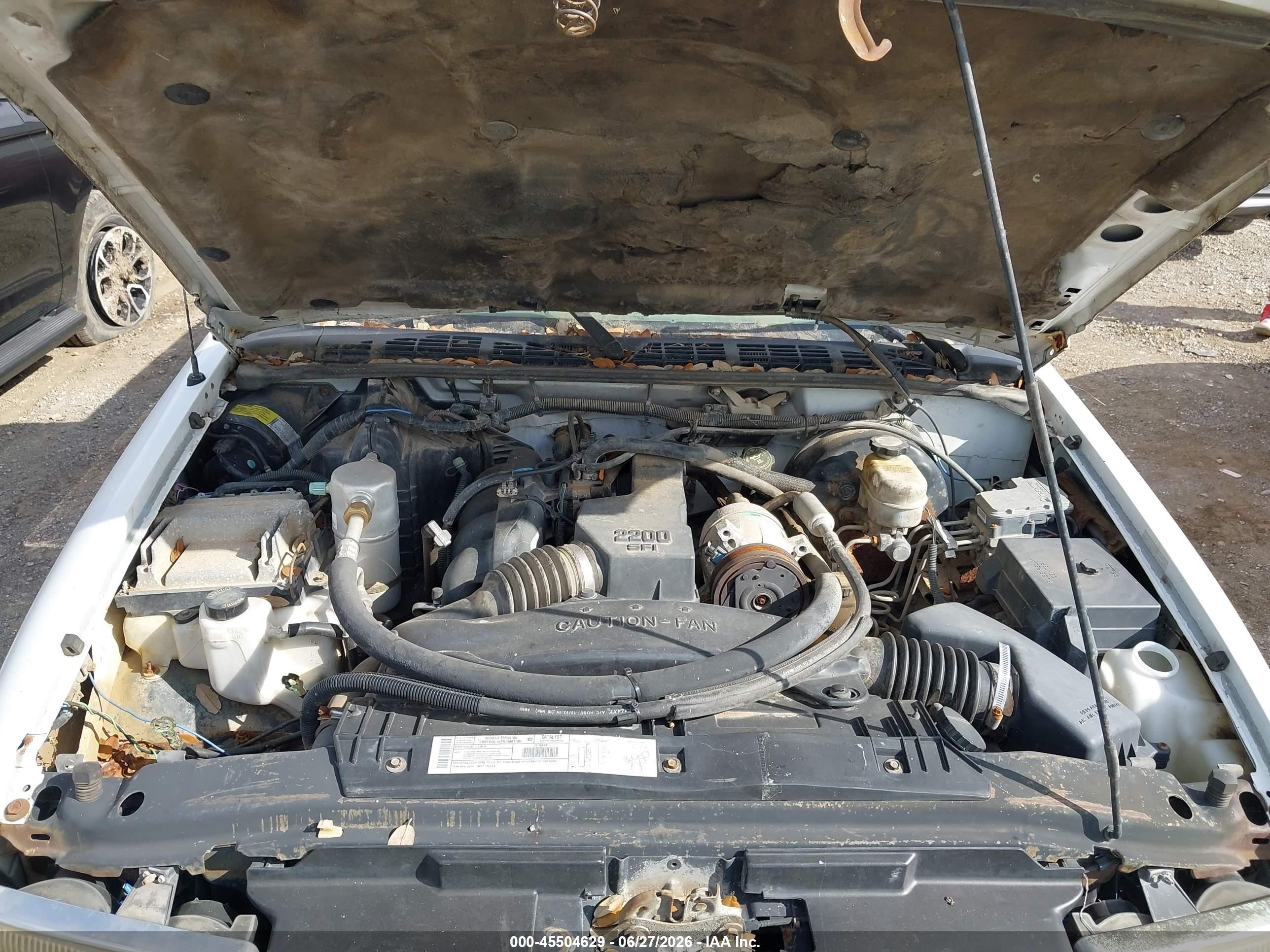 2000 Chevrolet S-10   White vin: 1GCCS1448Y8112827