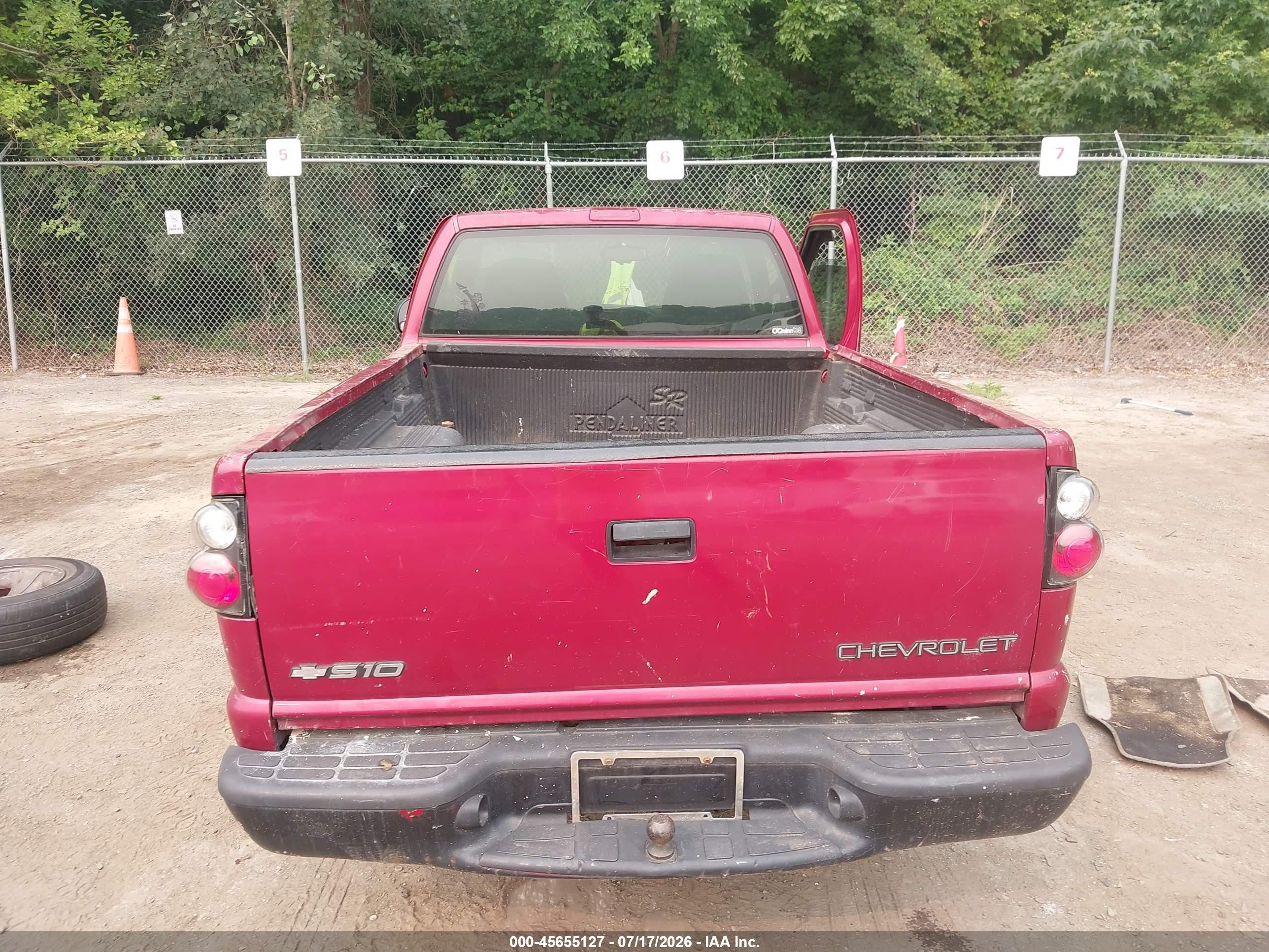 1999 Chevrolet S-10 Ls Red vin: 1GCCS1449X8141994