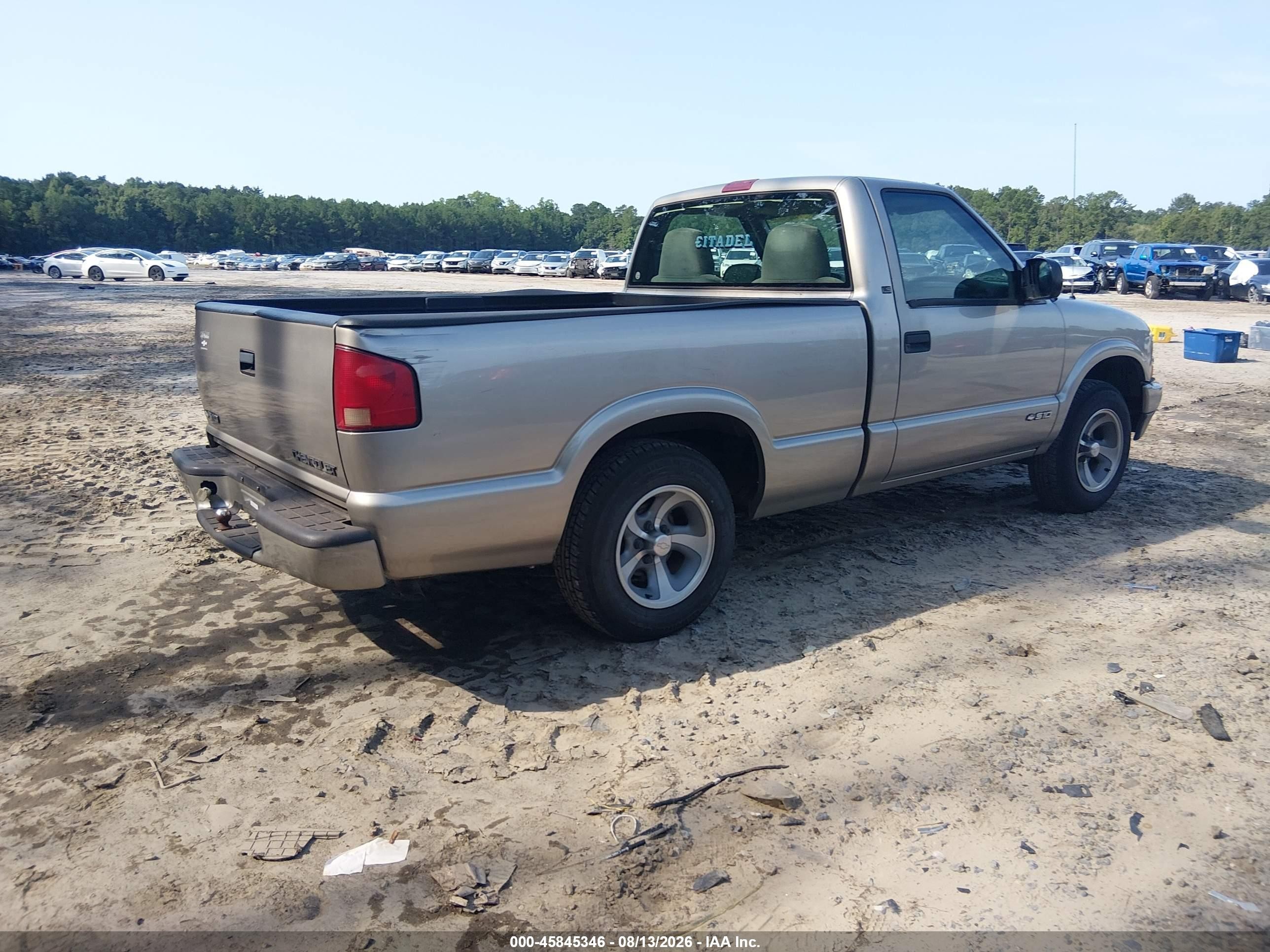 1999 Chevrolet S-10 Ls Beige vin: 1GCCS1449XK179678