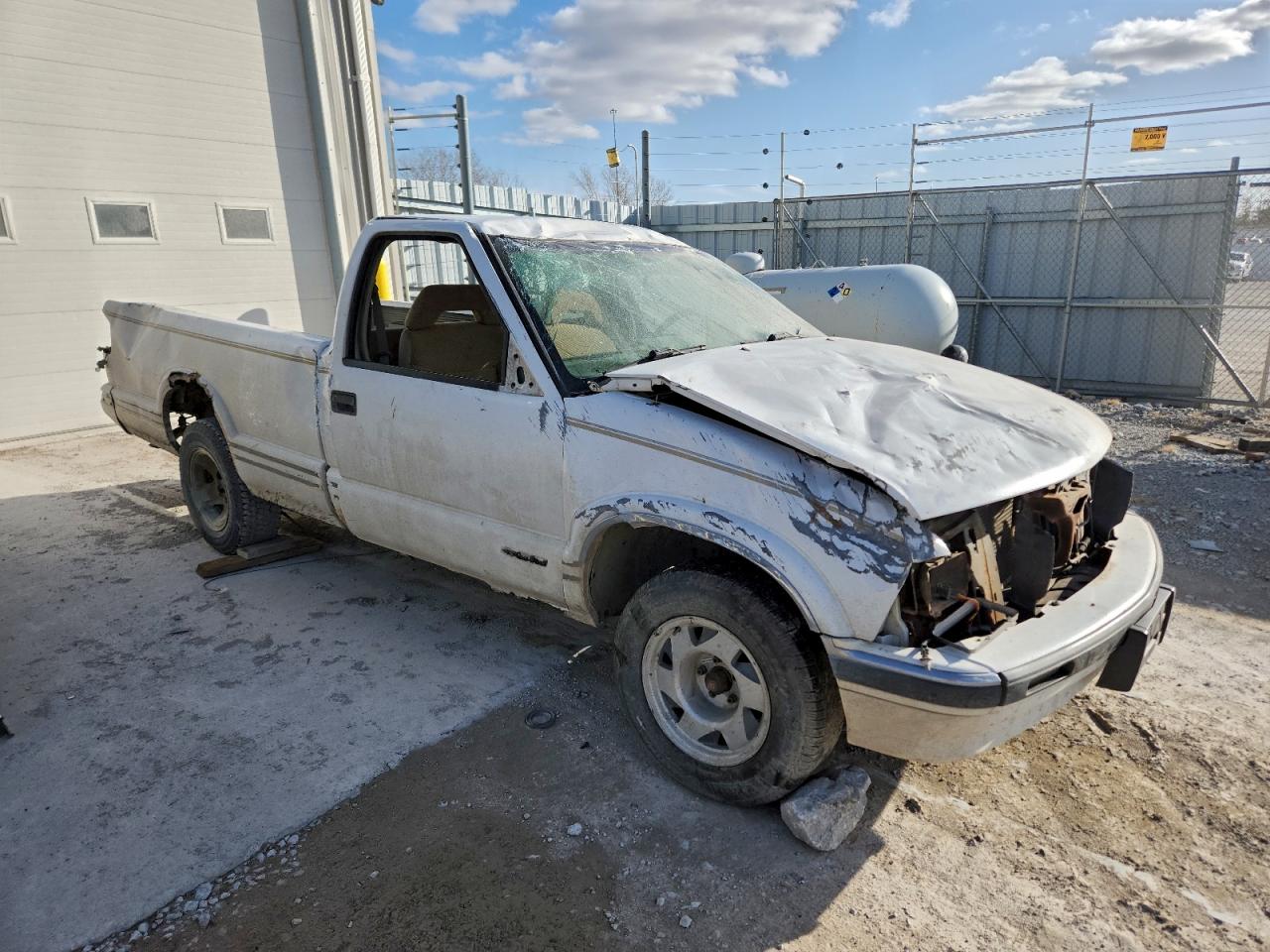 1994 Chevrolet S Truck S10 White vin: 1GCCS144XR8194920