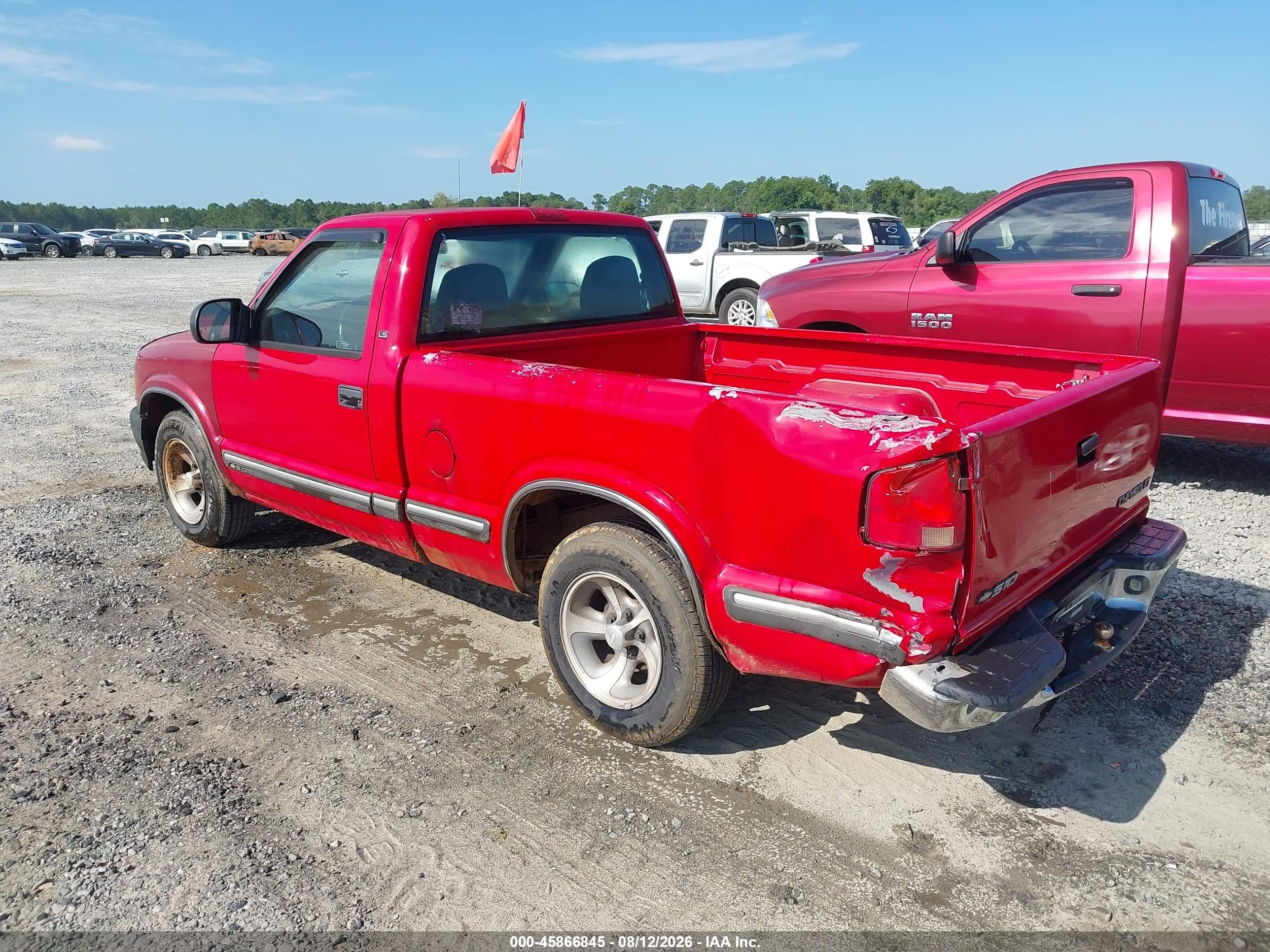 1999 Chevrolet S-10 Ls Красный vin: 1GCCS144XX8118997
