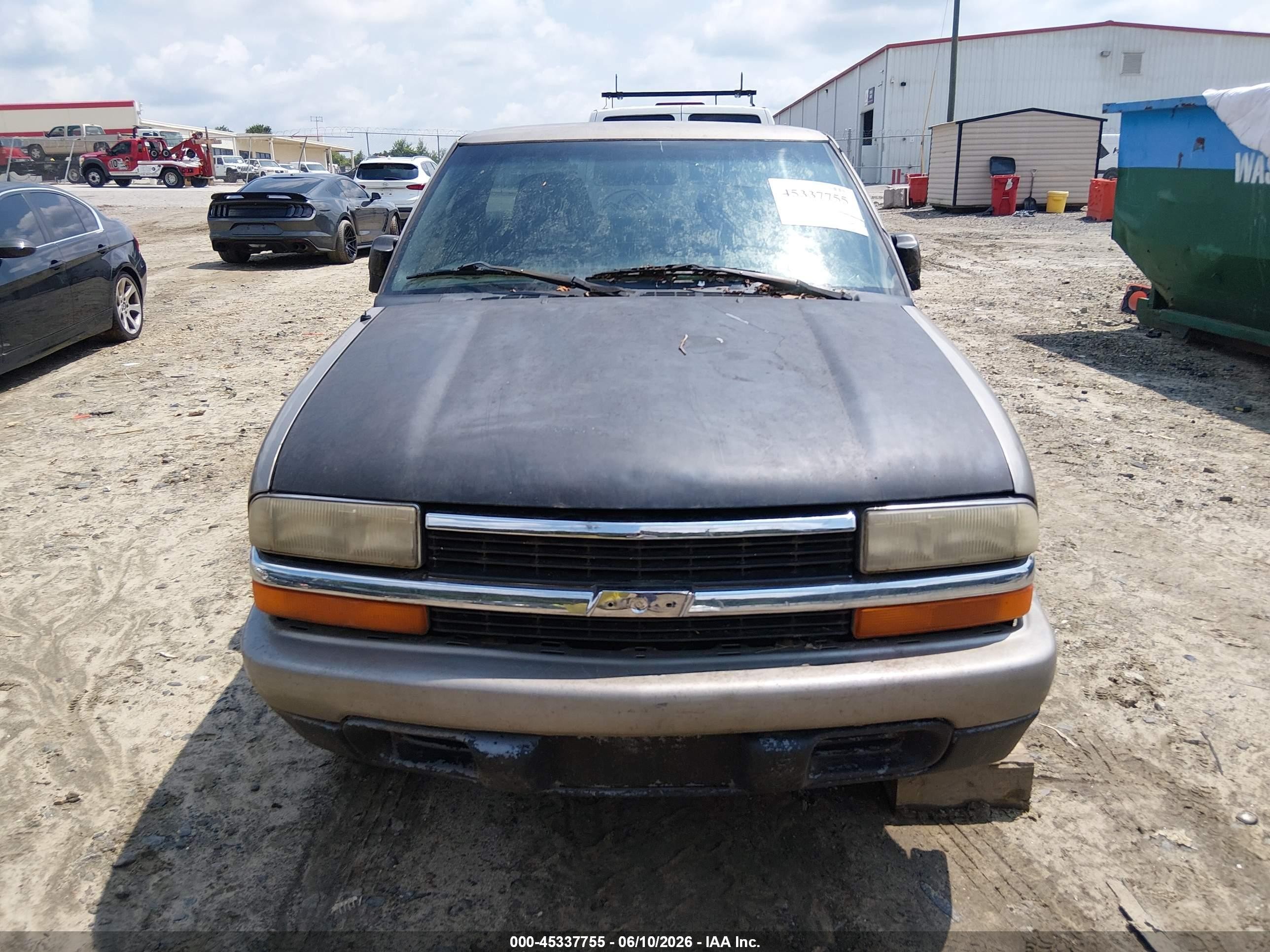 2000 Chevrolet S-10 Ls Gray vin: 1GCCS144XY8177436