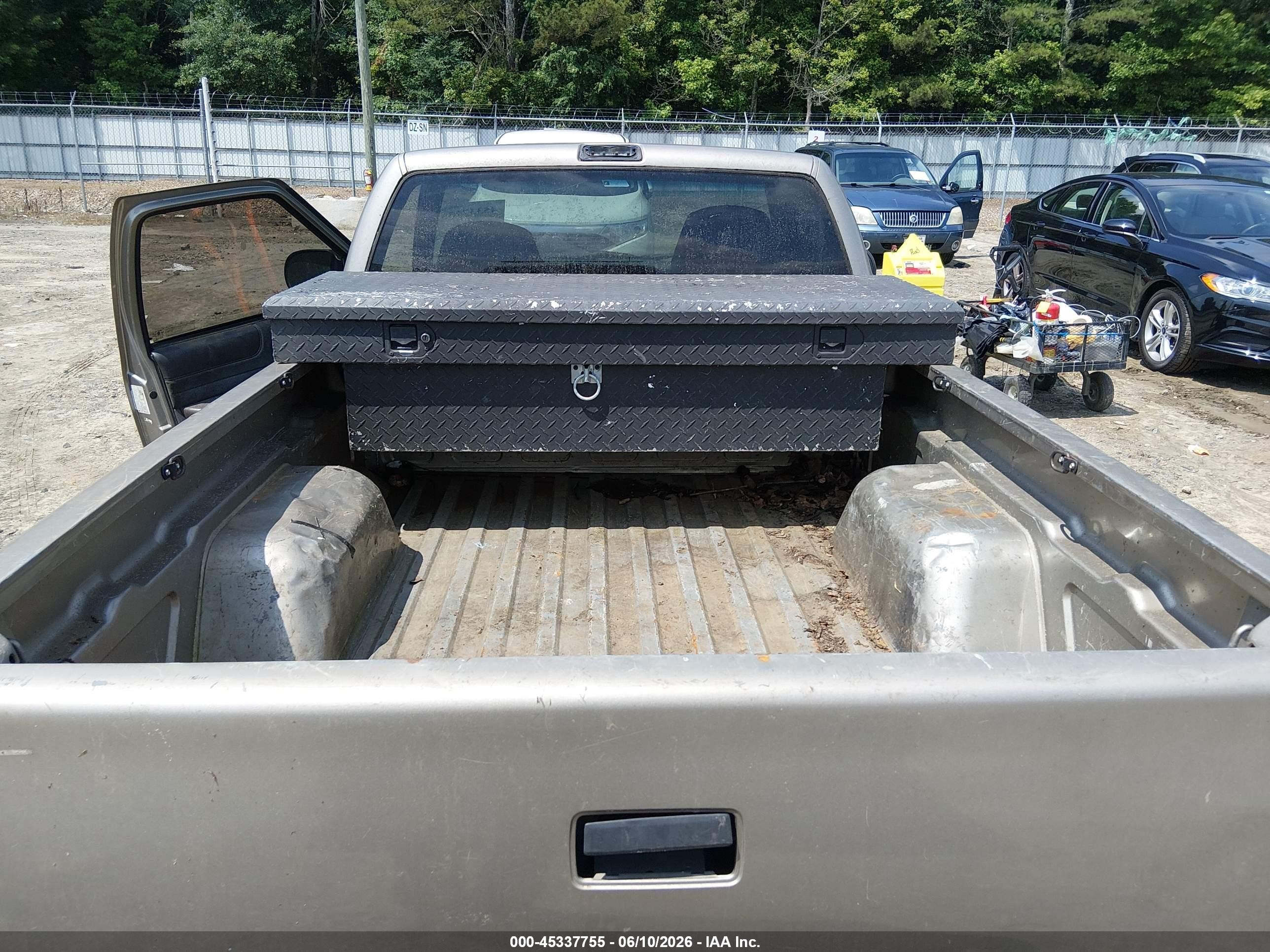 2000 Chevrolet S-10 Ls Gray vin: 1GCCS144XY8177436