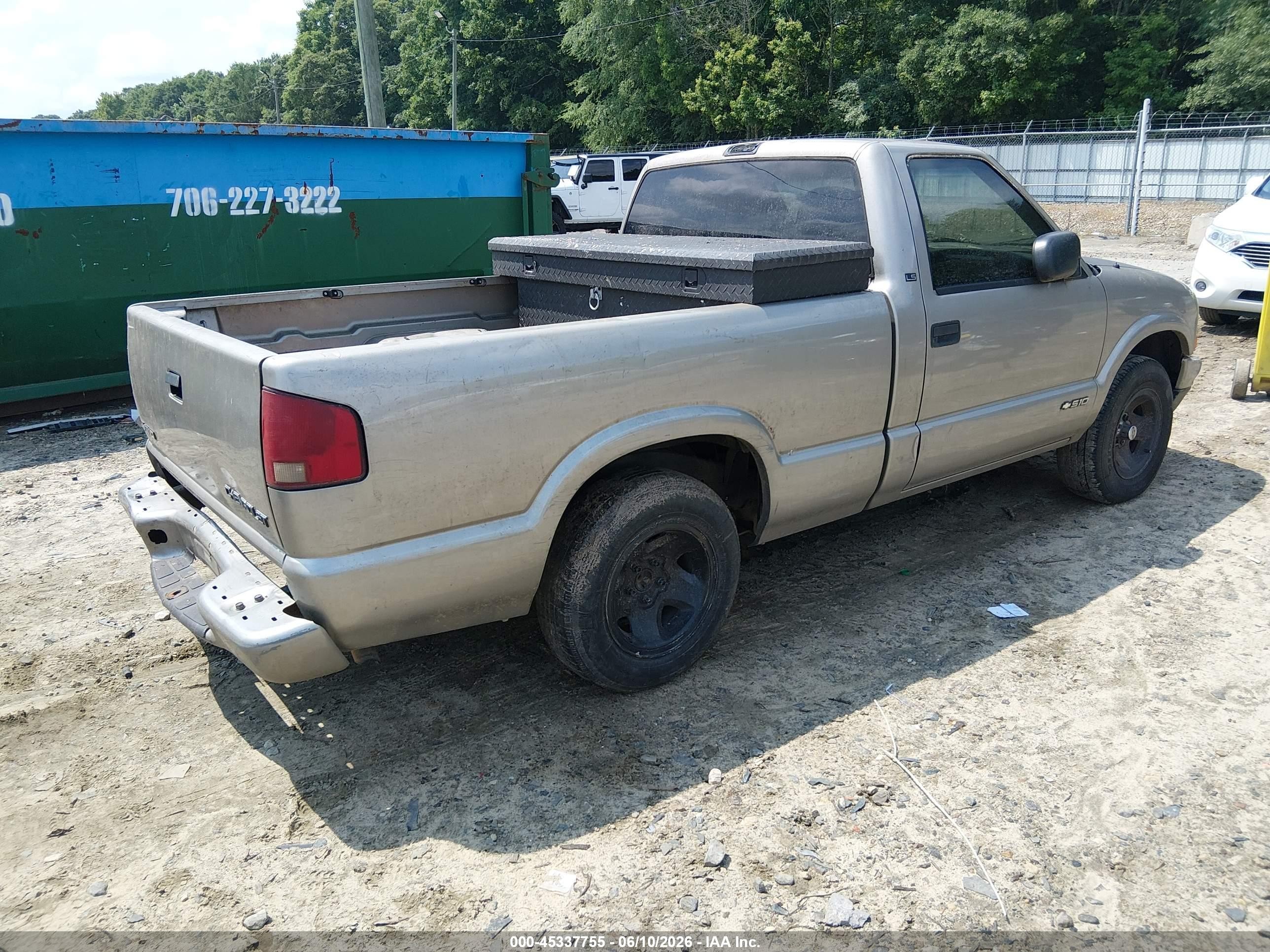 2000 Chevrolet S-10 Ls Gray vin: 1GCCS144XY8177436