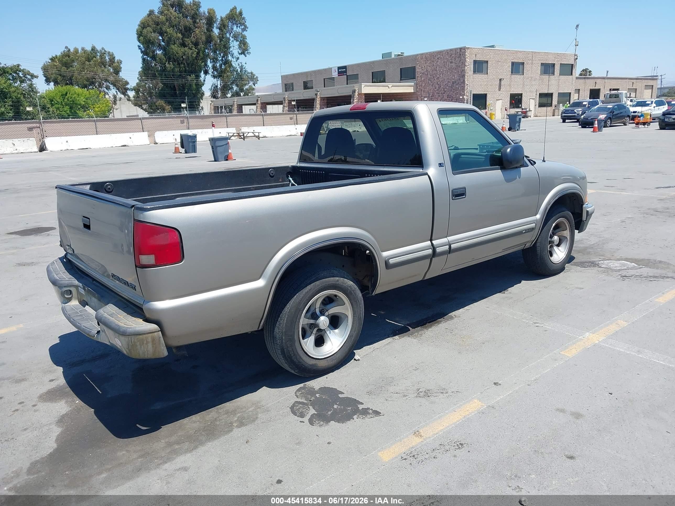 2001 Chevrolet S-10 Ls Gray vin: 1GCCS14501K161862