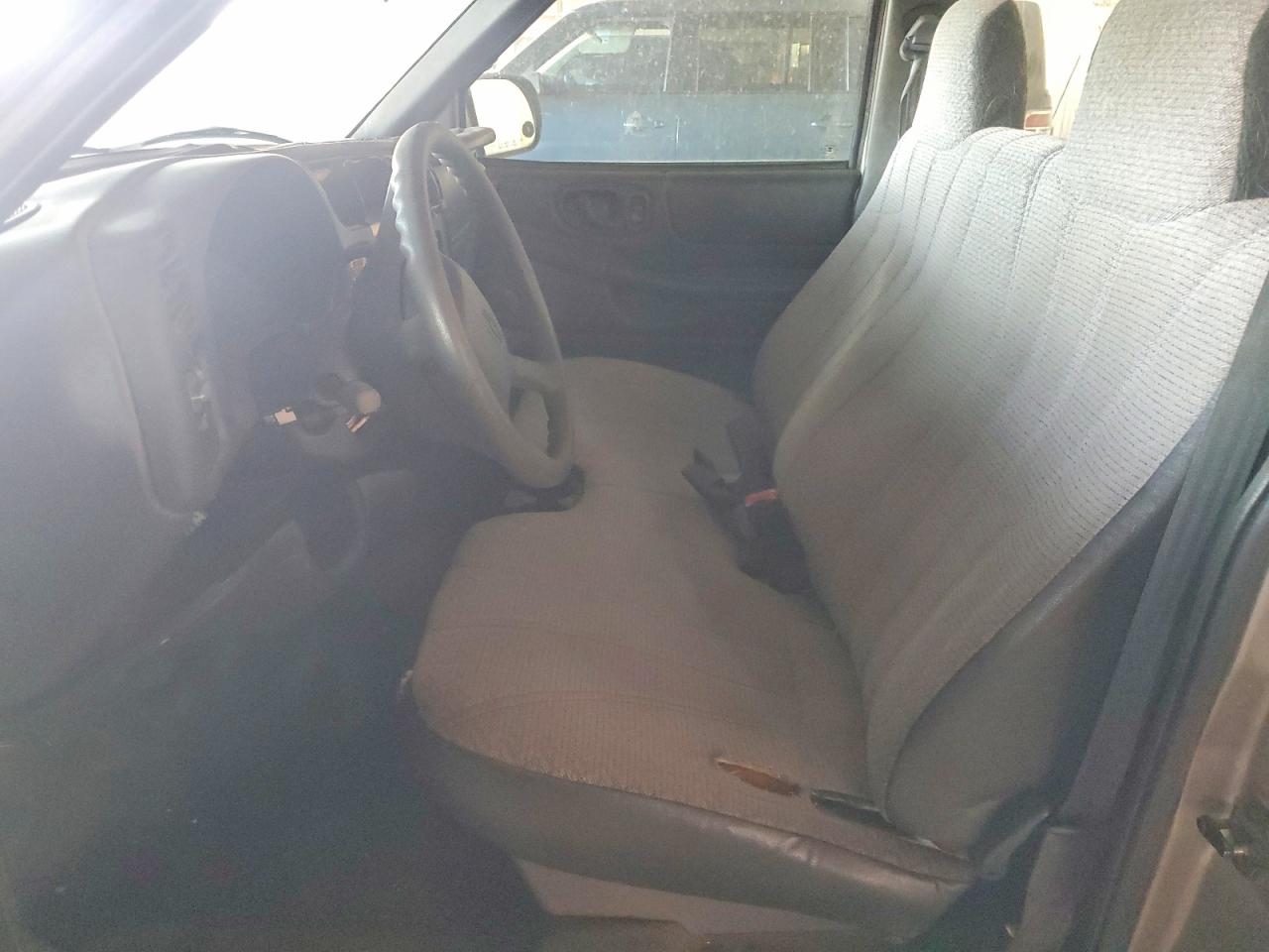 2002 Chevrolet S Truck S10 Gold vin: 1GCCS145028144753