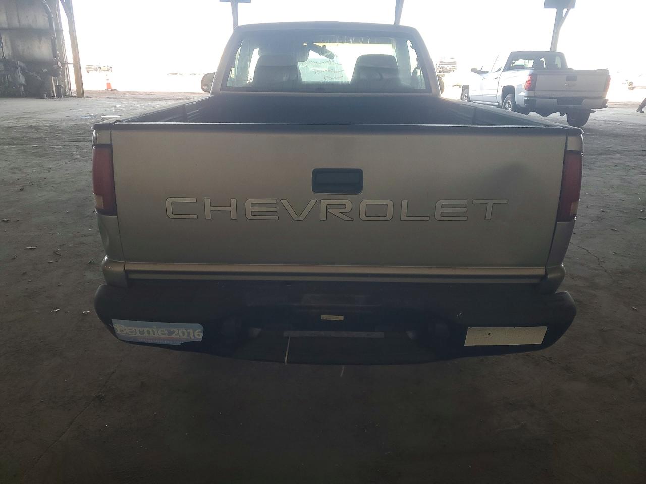 2002 Chevrolet S Truck S10 Gold vin: 1GCCS145028144753