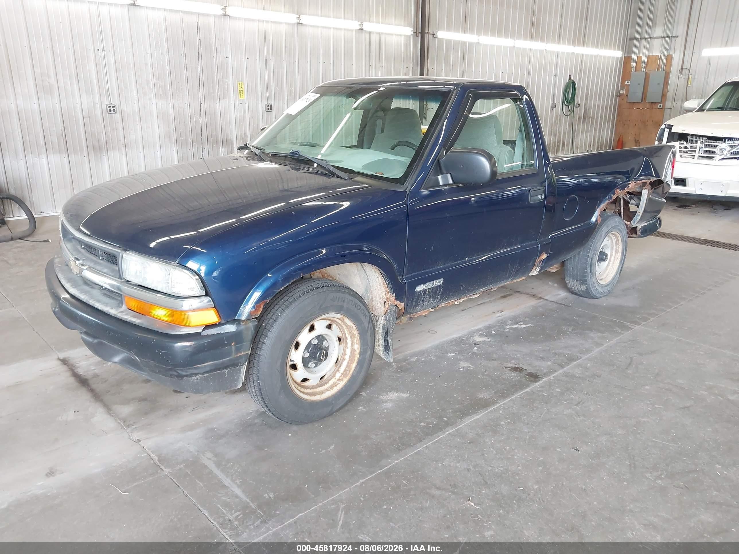 2002 Chevrolet S-10   Dark Blue vin: 1GCCS145128120753