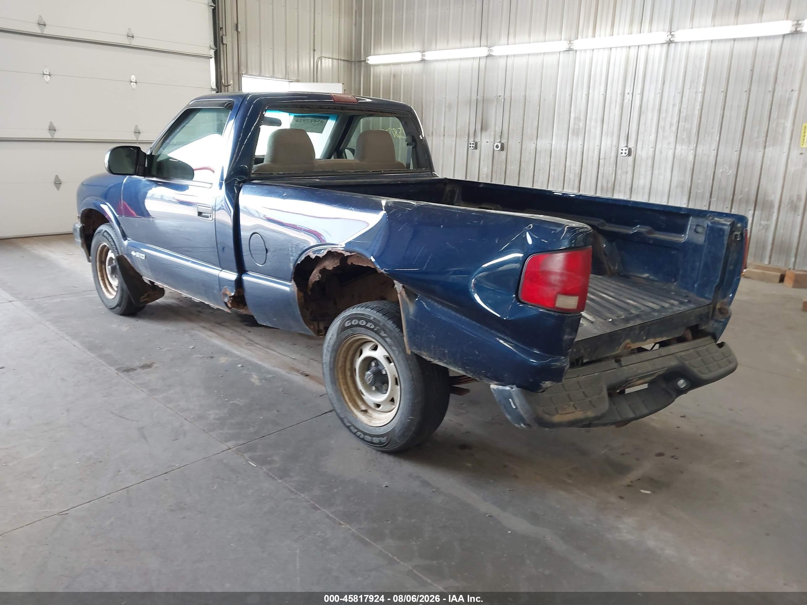 2002 Chevrolet S-10   Dark Blue vin: 1GCCS145128120753