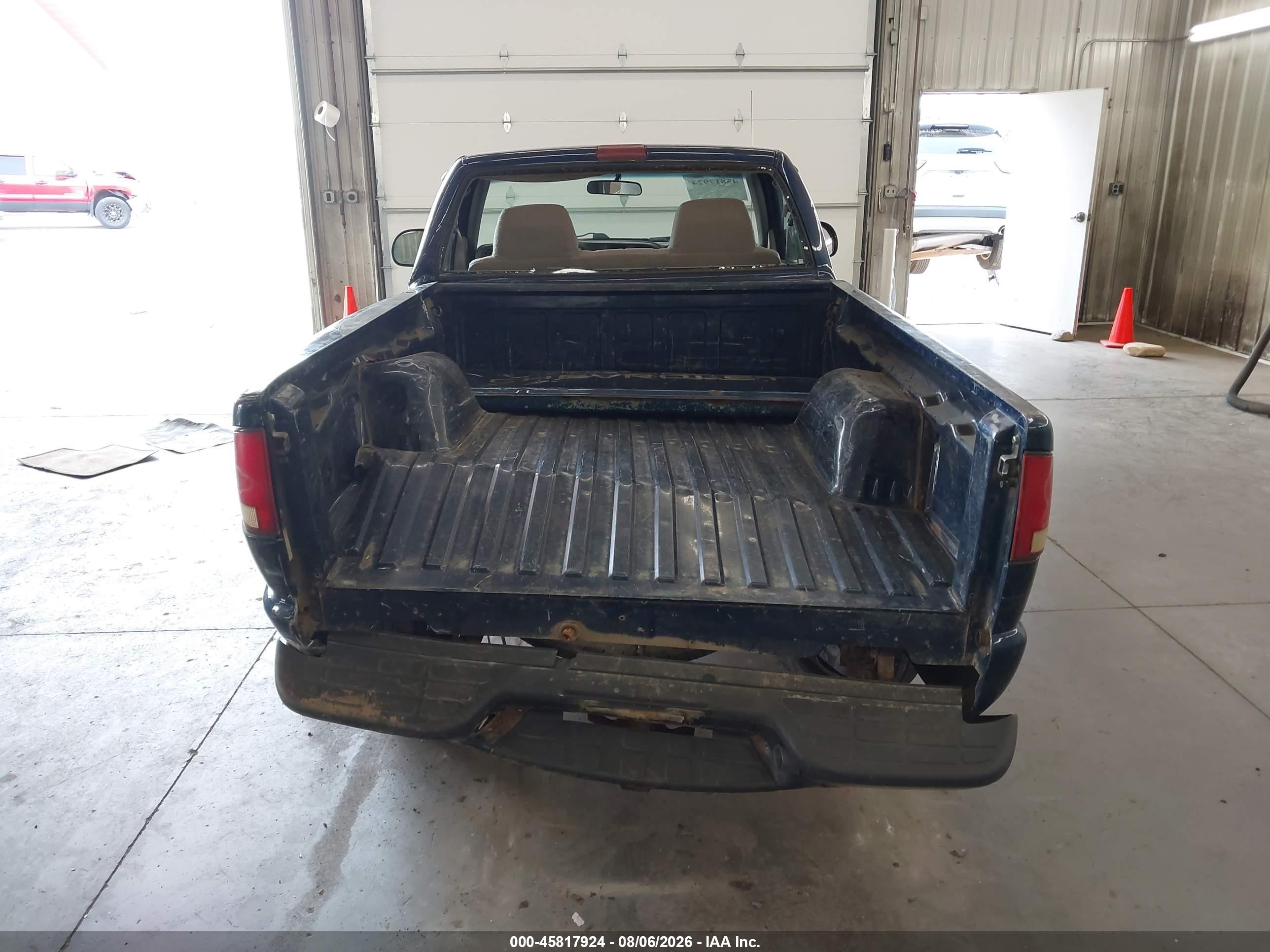 2002 Chevrolet S-10   Dark Blue vin: 1GCCS145128120753