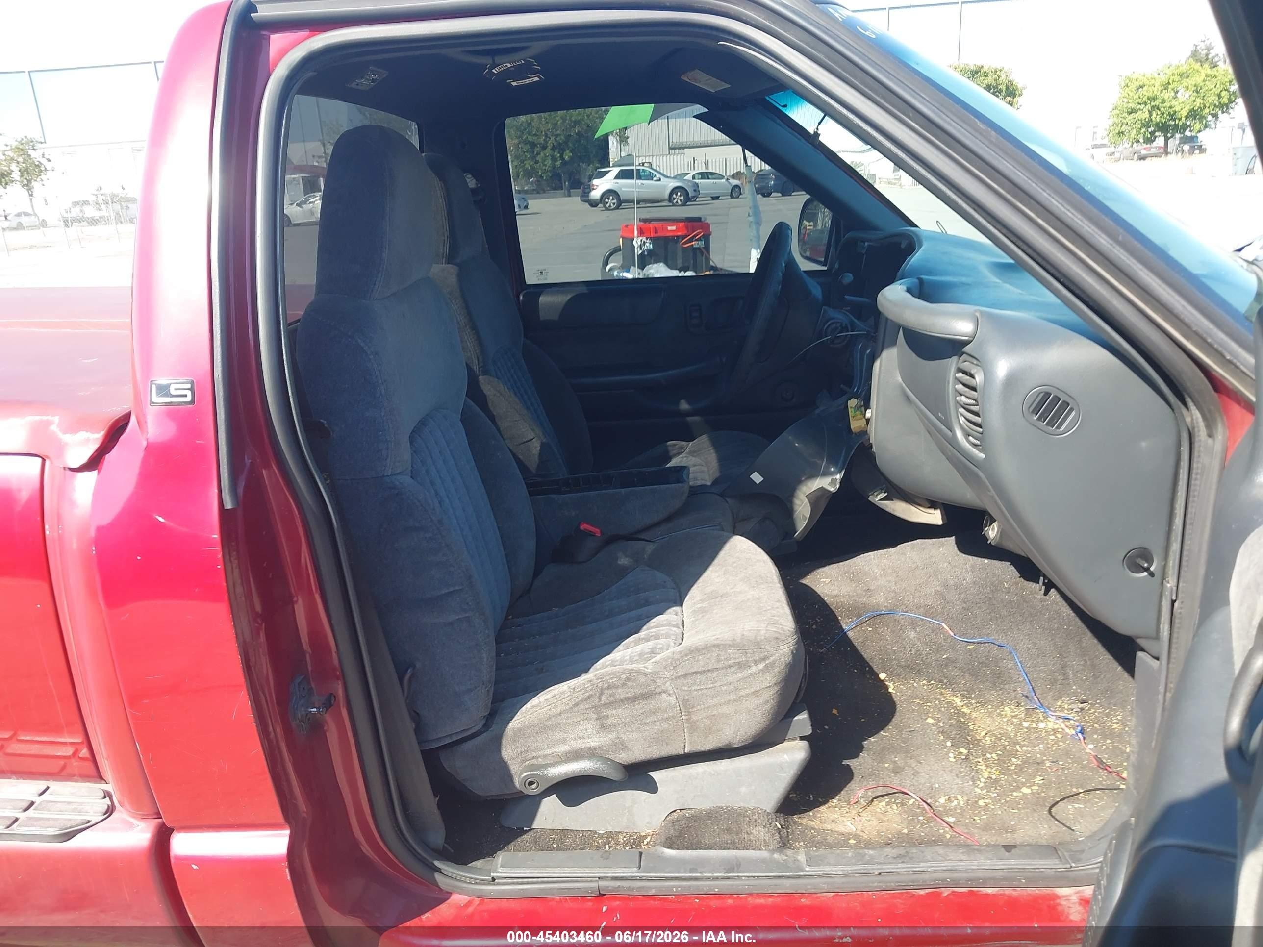 2001 Chevrolet S-10 Ls Красный vin: 1GCCS145218180894
