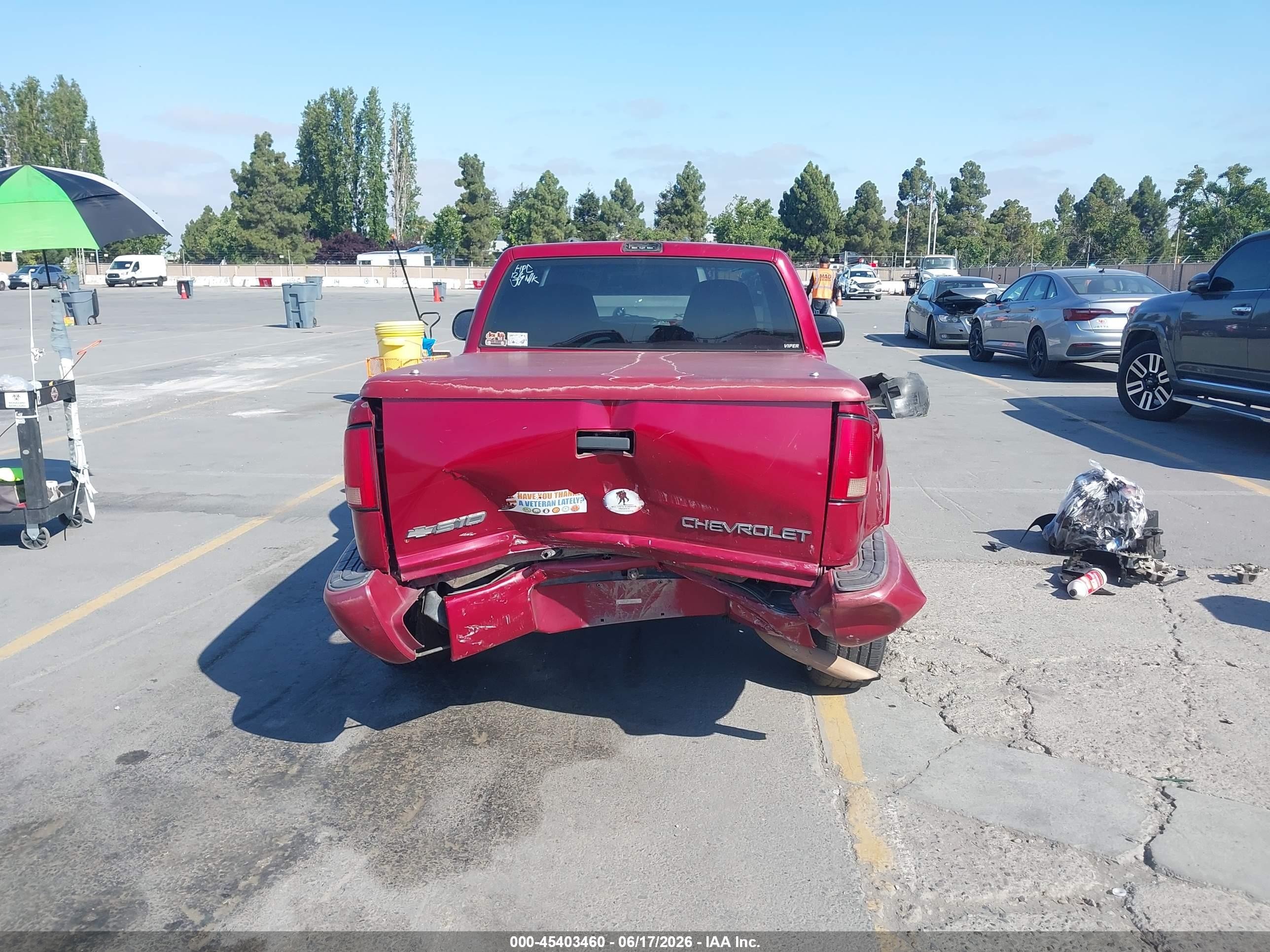 2001 Chevrolet S-10 Ls Красный vin: 1GCCS145218180894